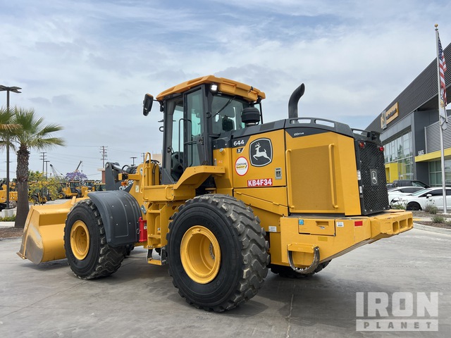 Generation-John Deere 644 Wheel loaders-exterior