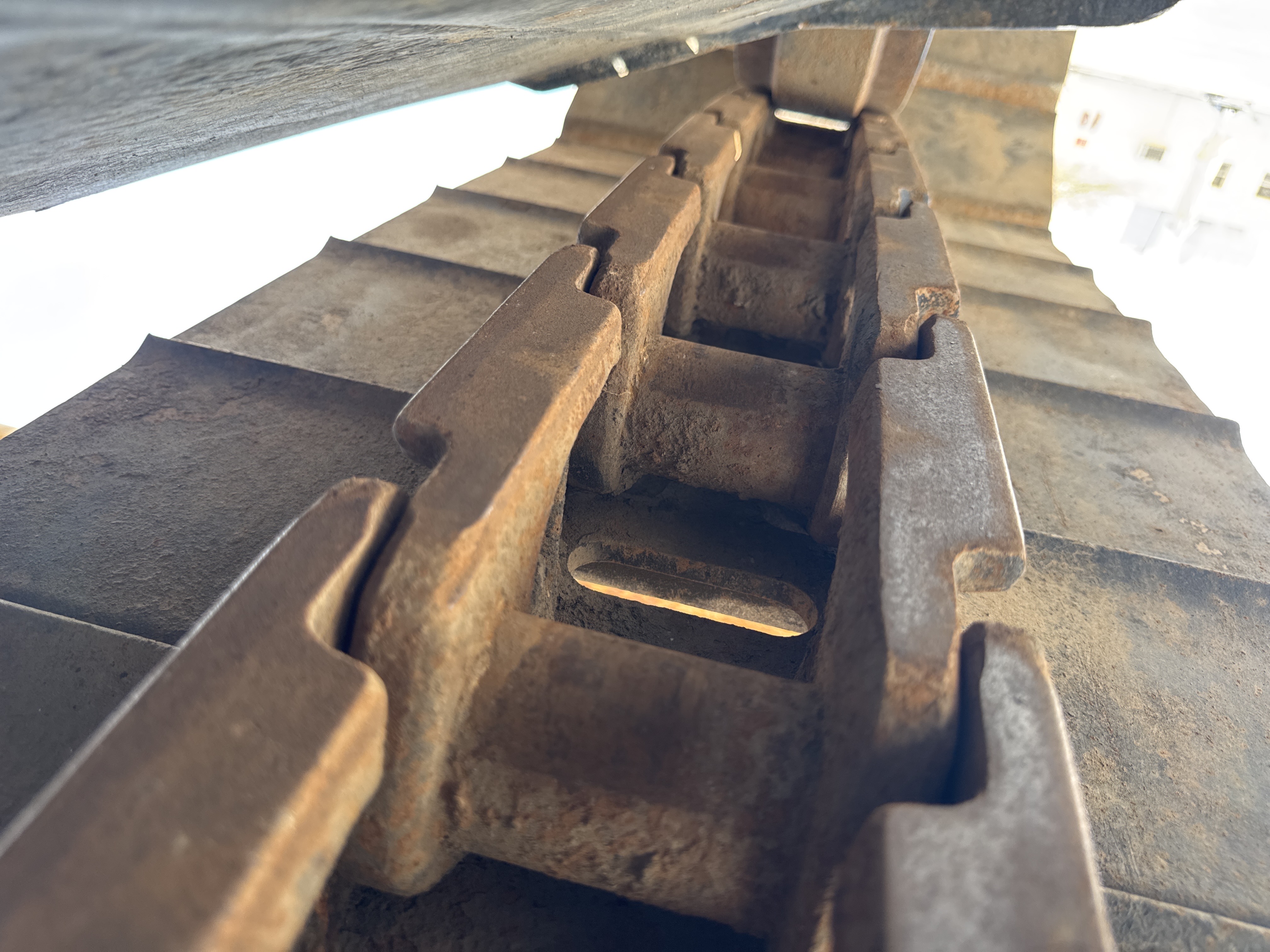 MDX-009-Cat-320D2-Medium-excavators-inspection-Undercarriage-Left-track-chain-2