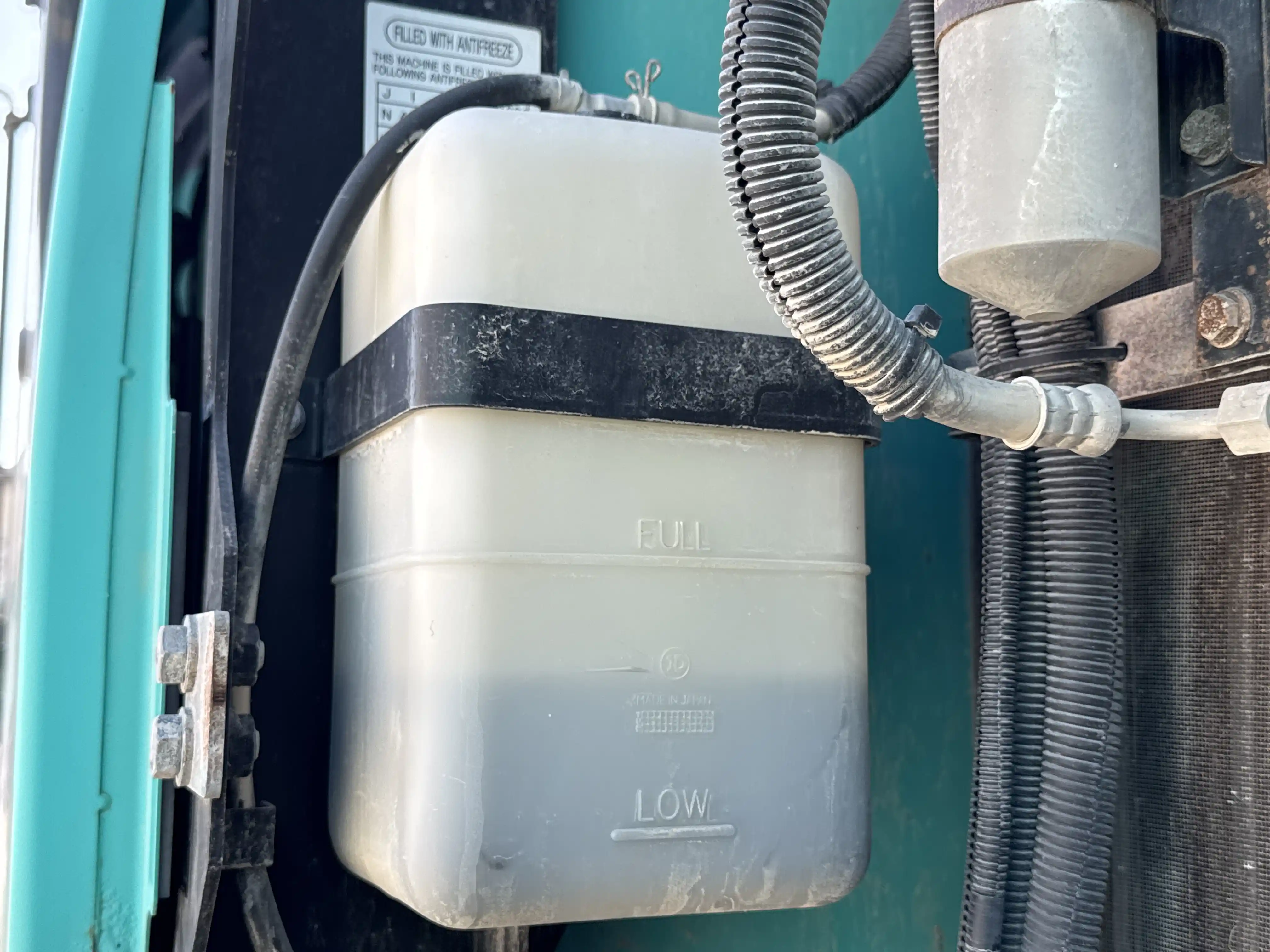 MDX-003-Kobelco-SK350LC-10-Medium-excavators-inspection-Engine-Radiator,-condenser,-intercooler,-hydraulic-cooler-1