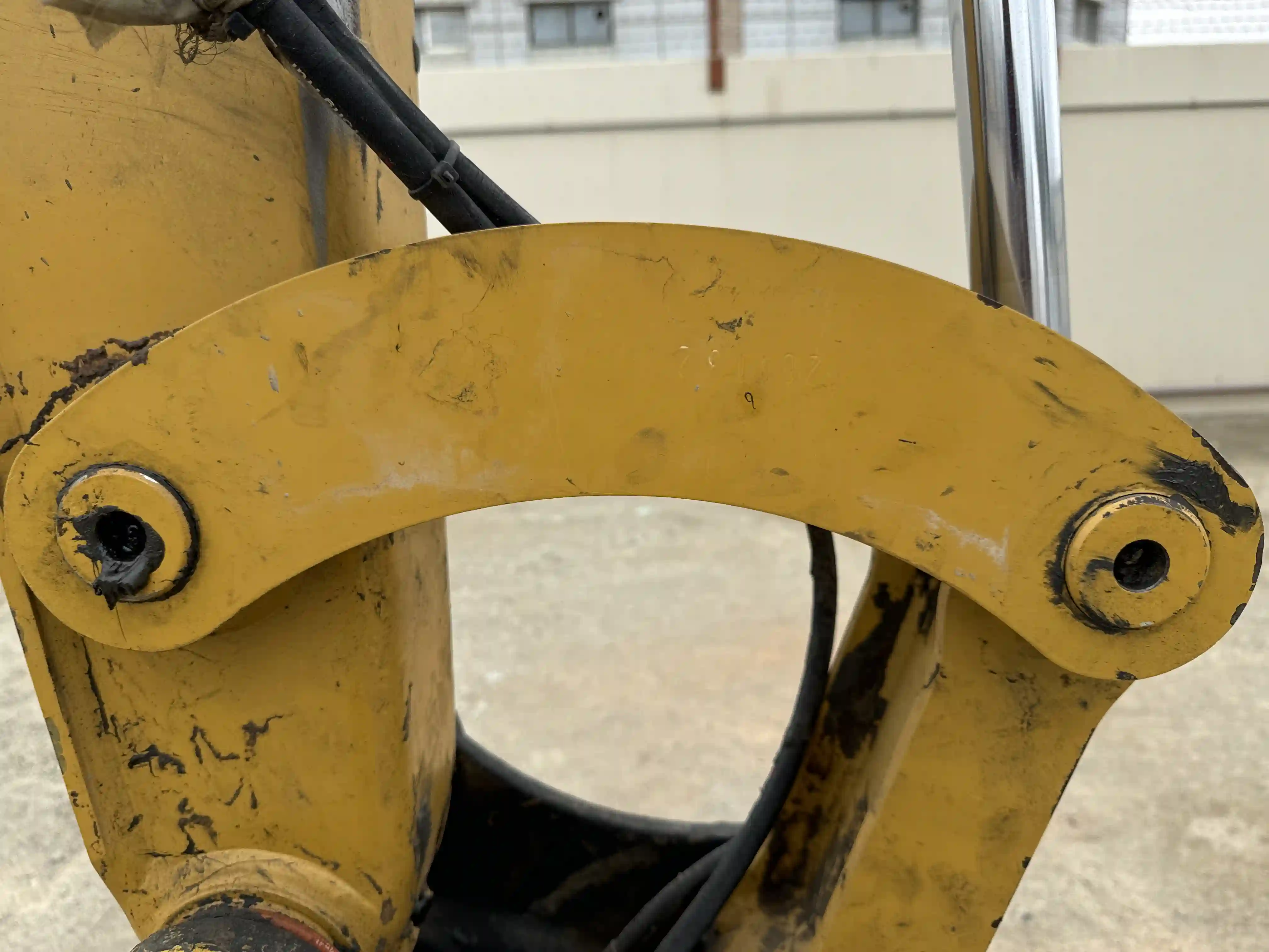 MNX-003-Cat-305.5E2-Mini-excavators-inspection-Chassis-Dog-bone-arms-1