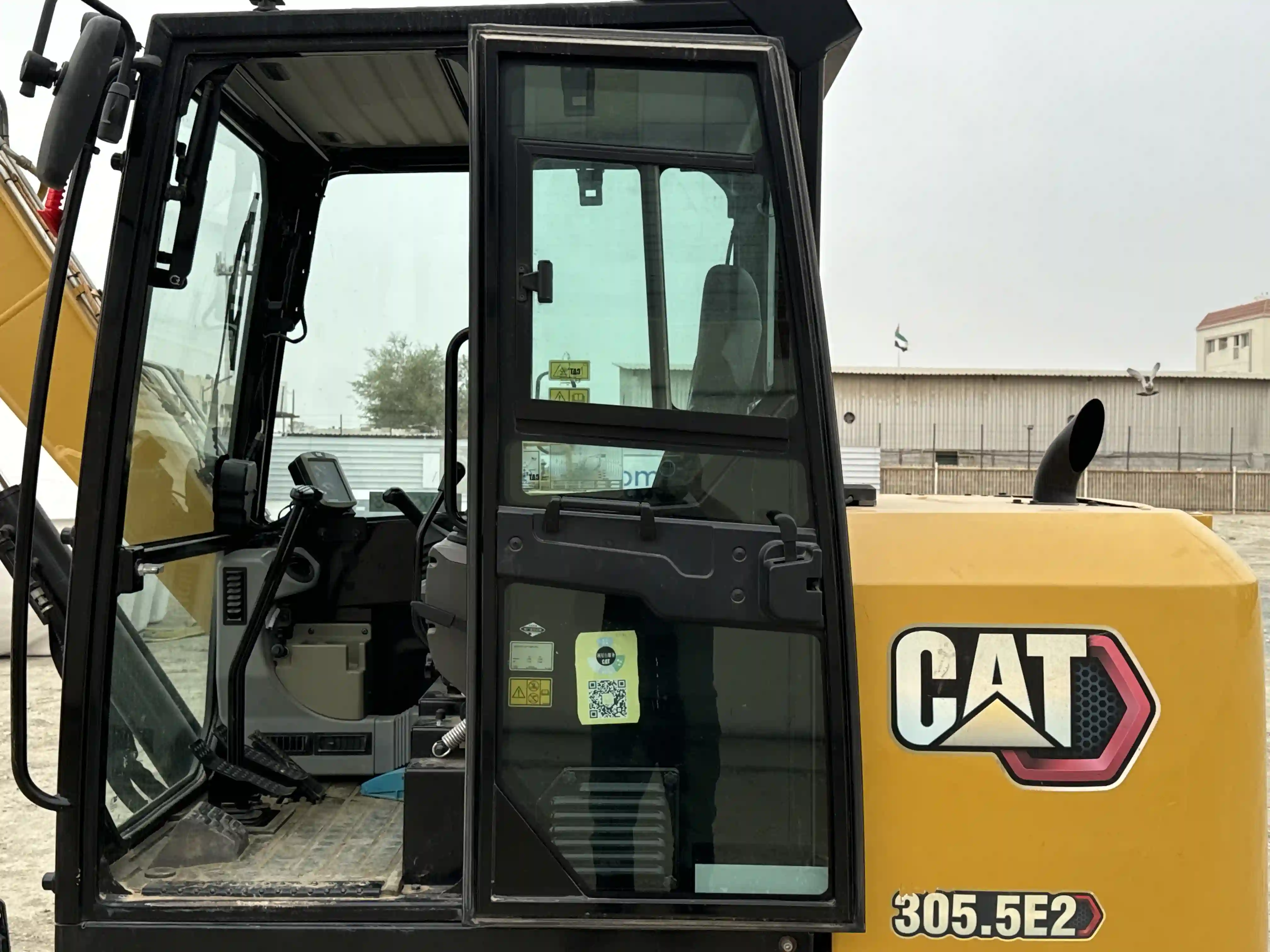MNX-003-Cat-305.5E2-Mini-excavators-inspection-Structure-Doors-1