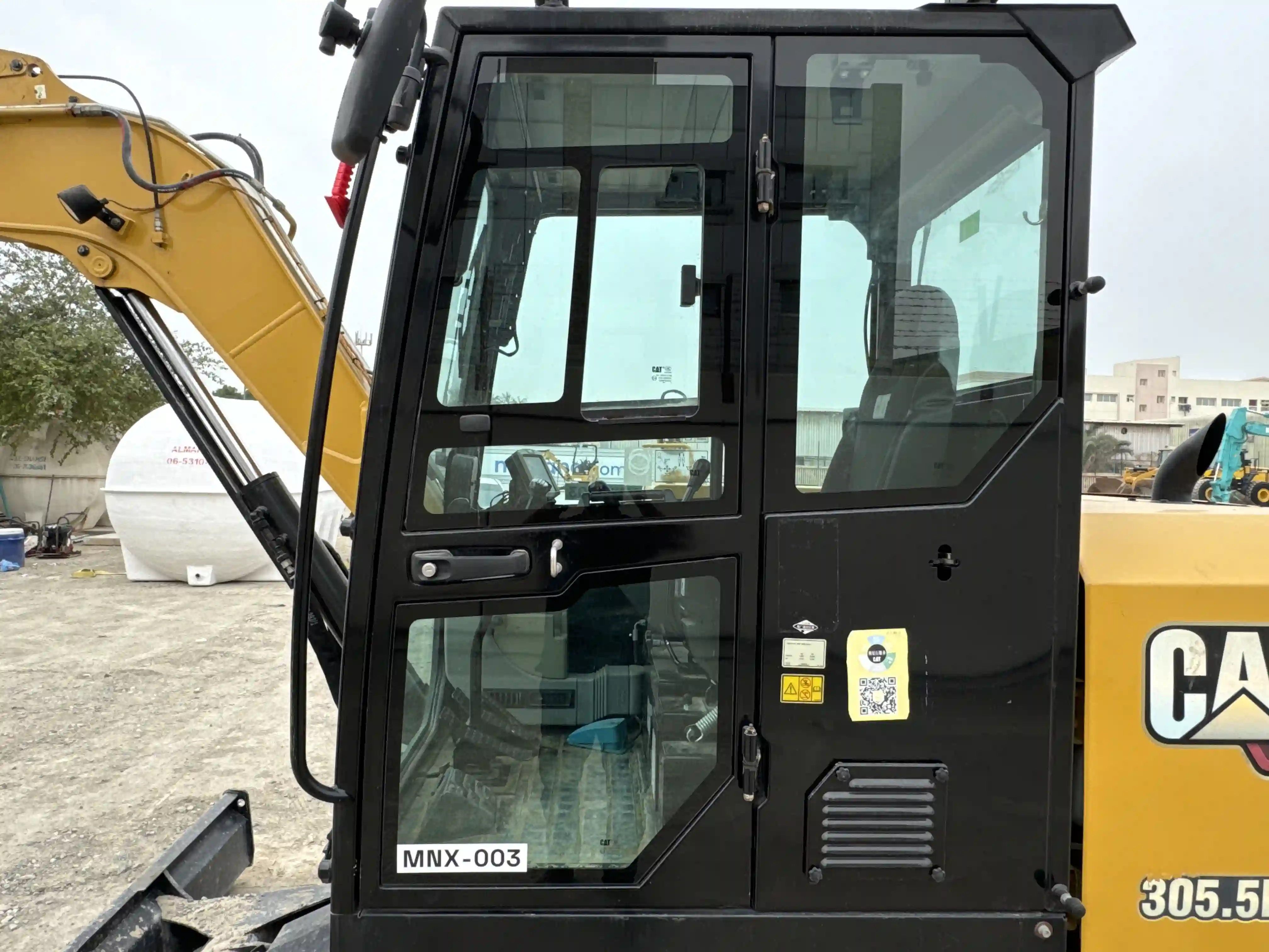 MNX-003-Cat-305.5E2-Mini-excavators-inspection-Structure-Doors-1