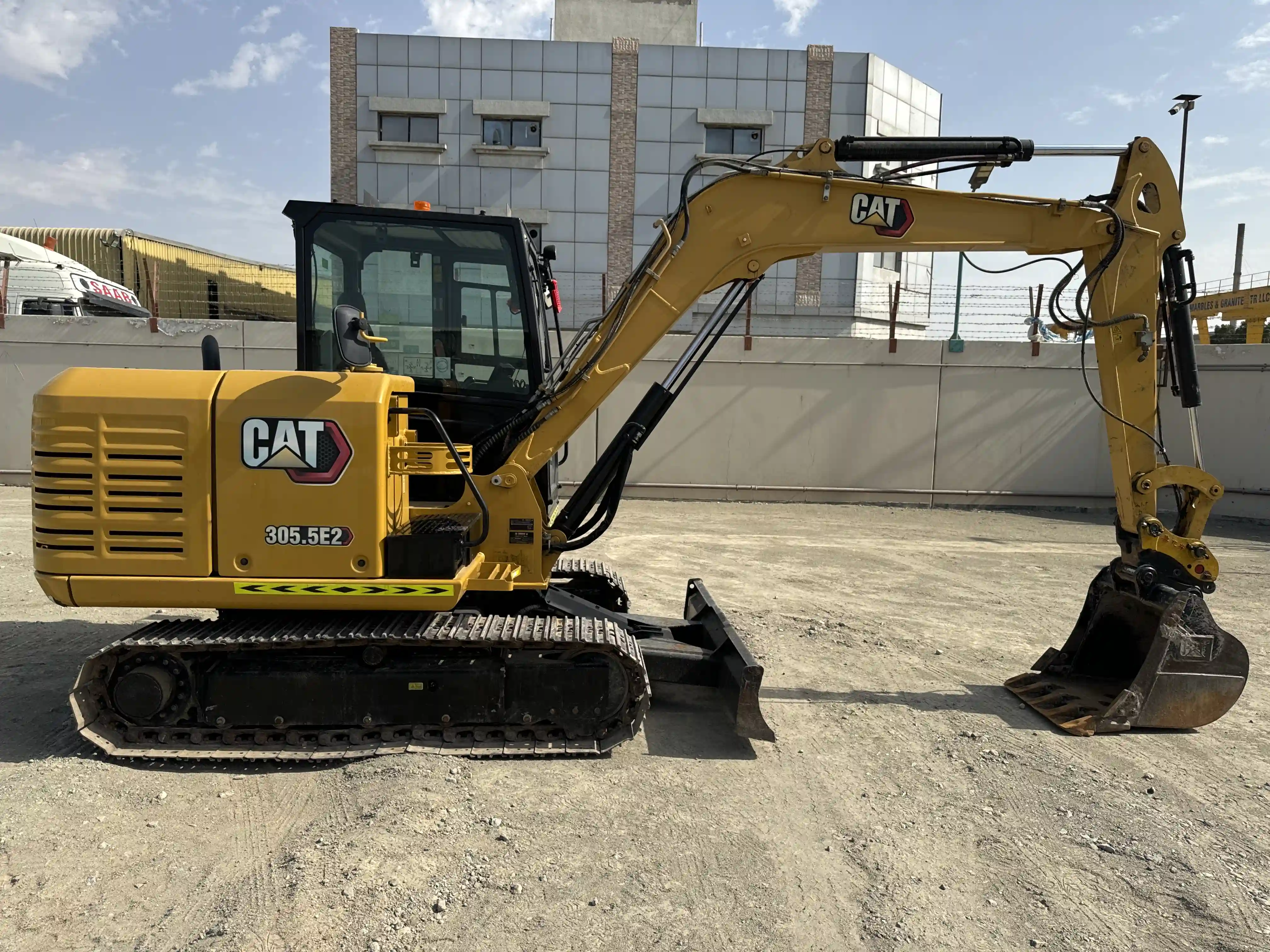 MNX-003-Cat-305.5E2-Mini-excavators-inspection-Structure-Paint-1