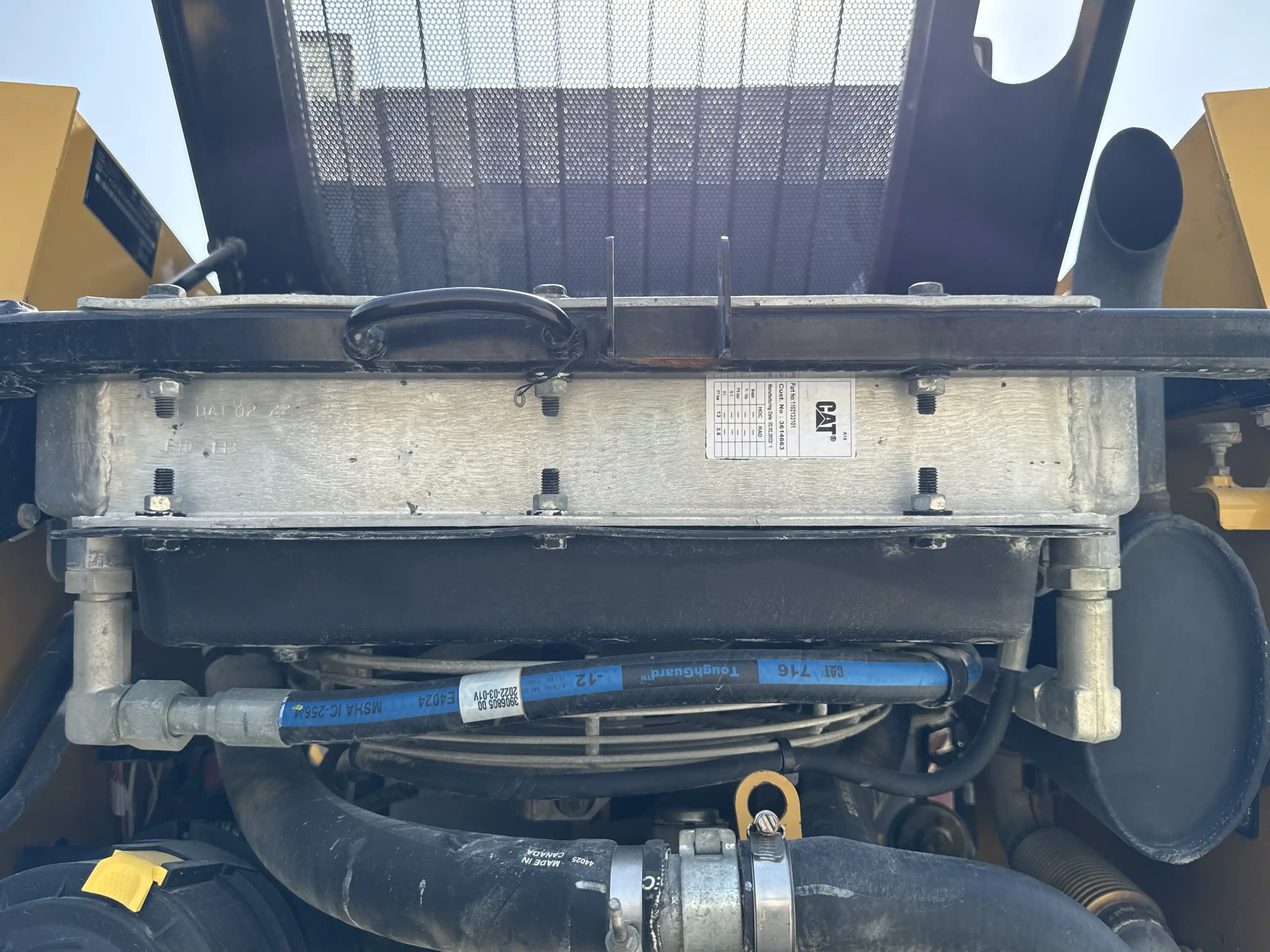 SSL-003-Cat-226B3-Skid-steer-loaders-inspection-Engine-Radiator,-oil-cooler-and-air-cooler-1