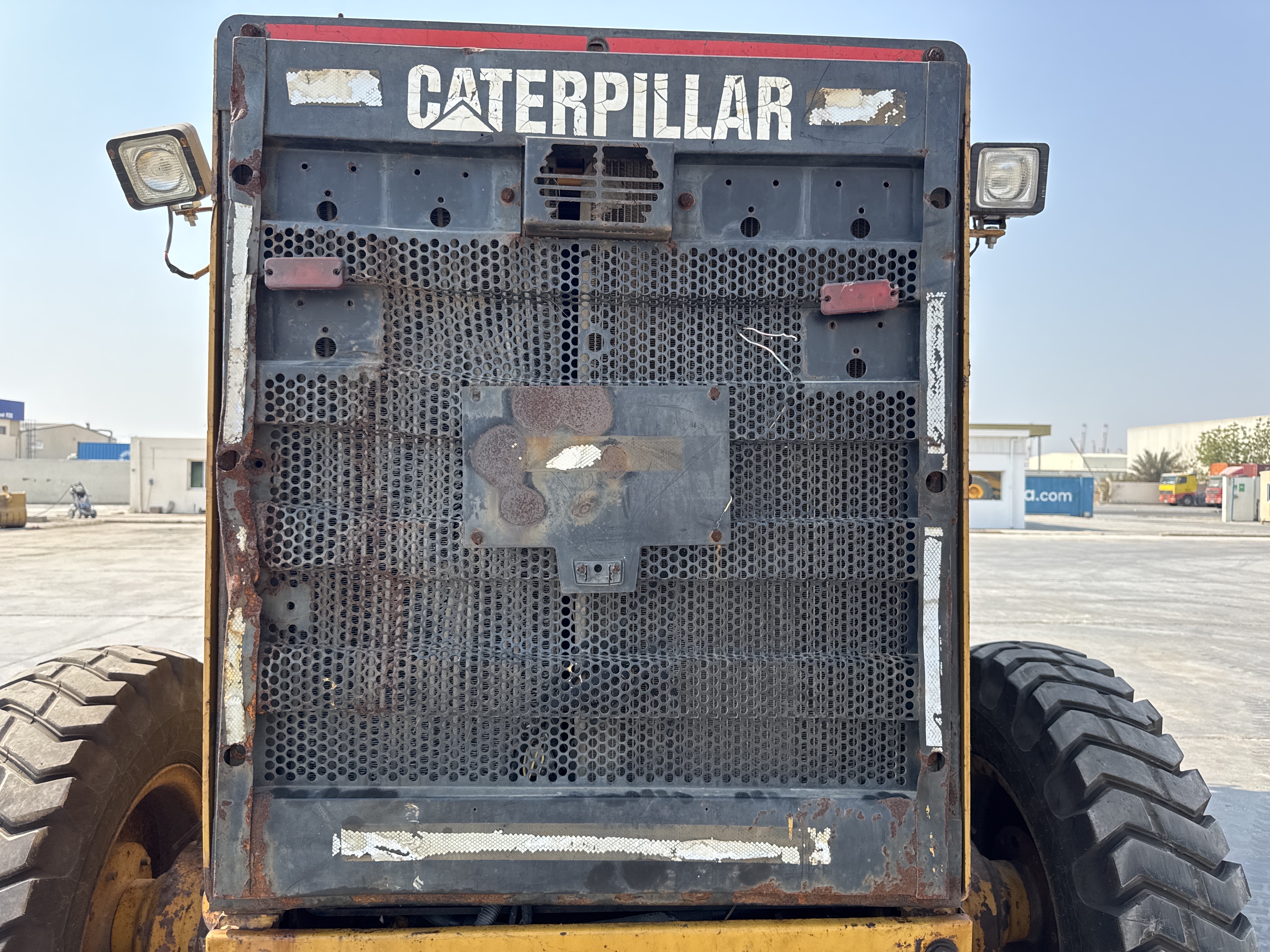 MGG-001-Cat-140K-Motor-graders-inspection-Structure-Sheet-metal-(fiberglass)-2