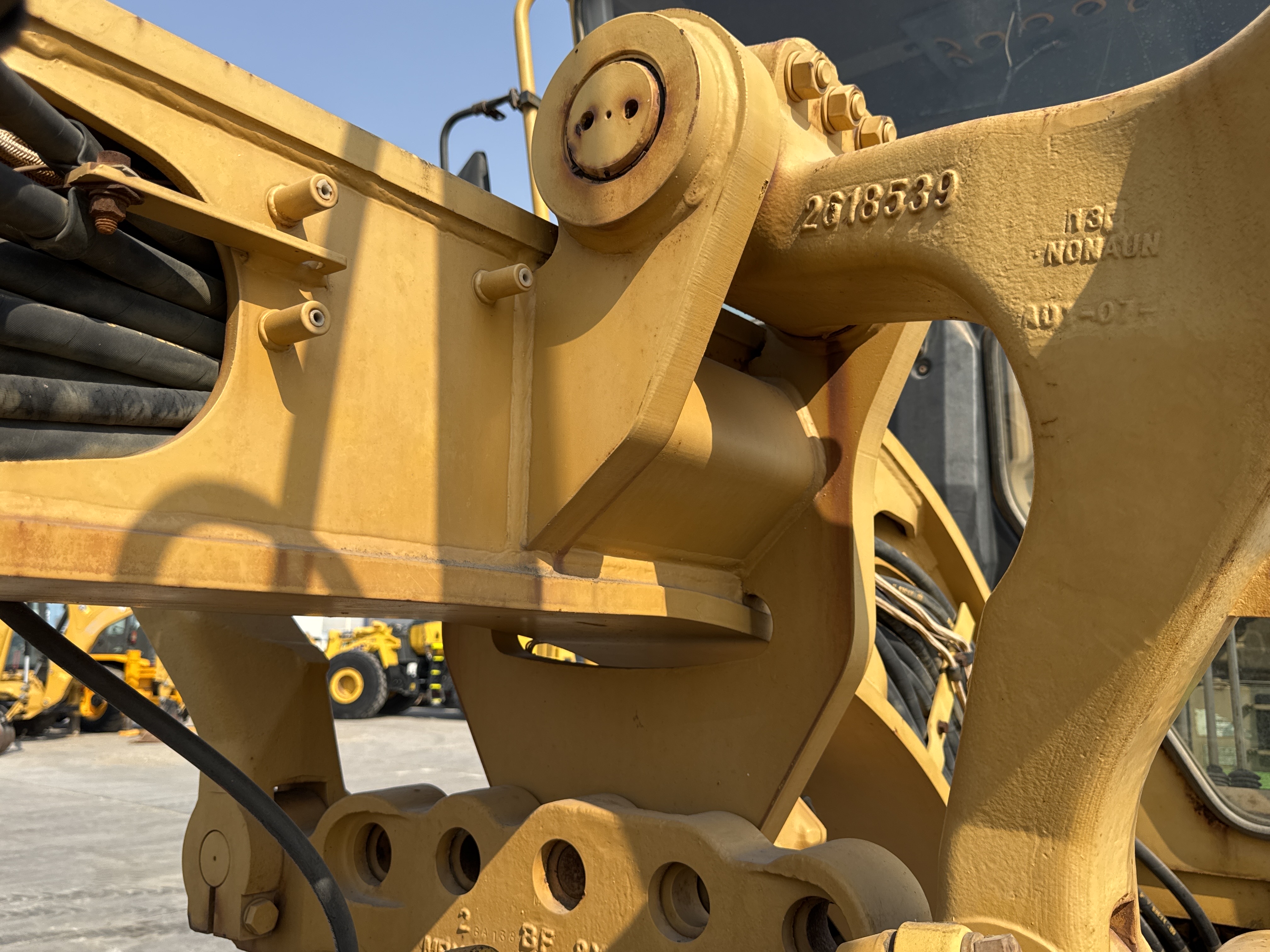 MGG-001-Cat-140K-Motor-graders-inspection-Chassis-Frame-condition-2