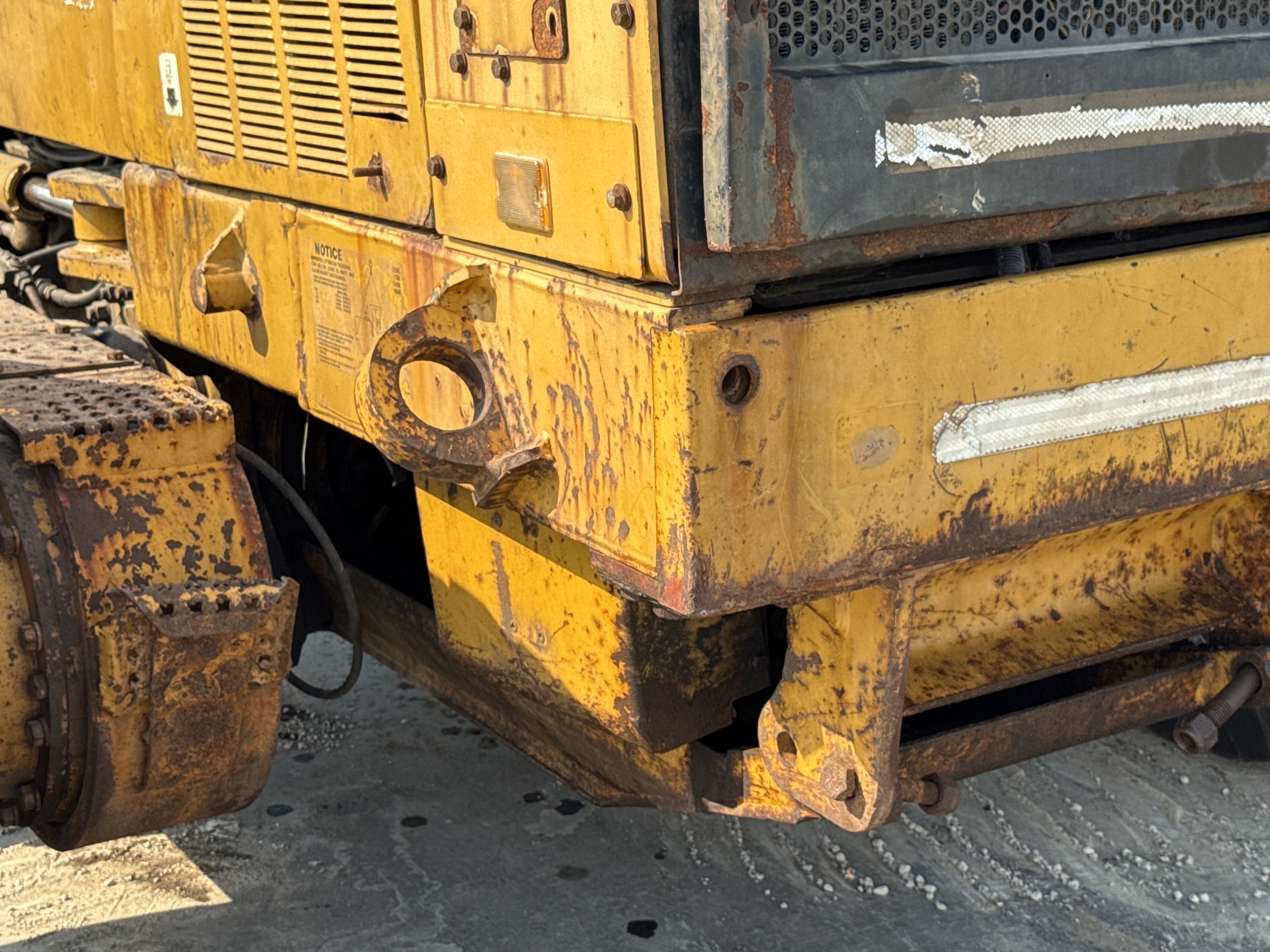 MGG-001-Cat-140K-Motor-graders-inspection-Chassis-Frame-condition-2