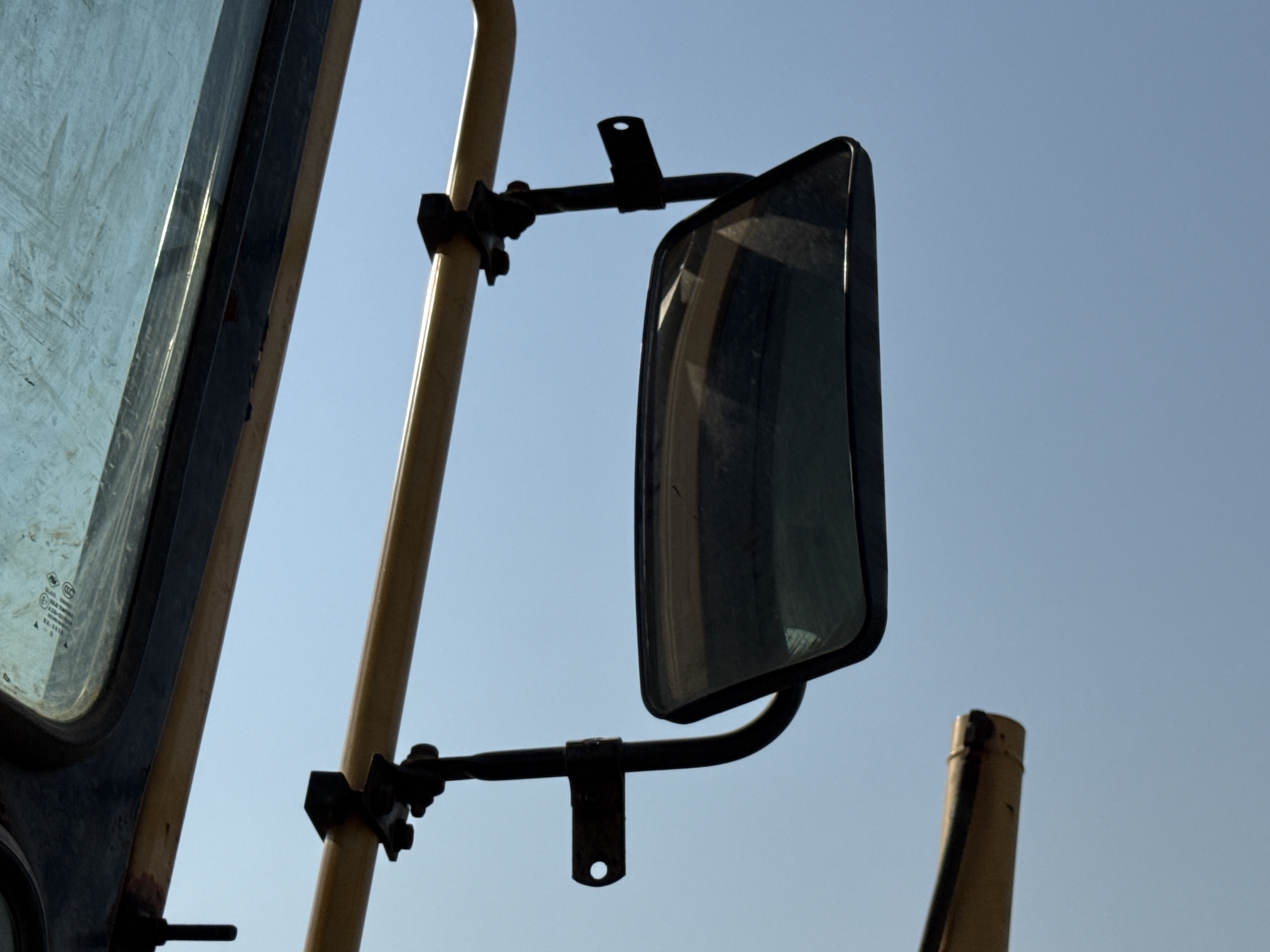 MGG-001-Cat-140K-Motor-graders-inspection-Cabin-Mirrors-2
