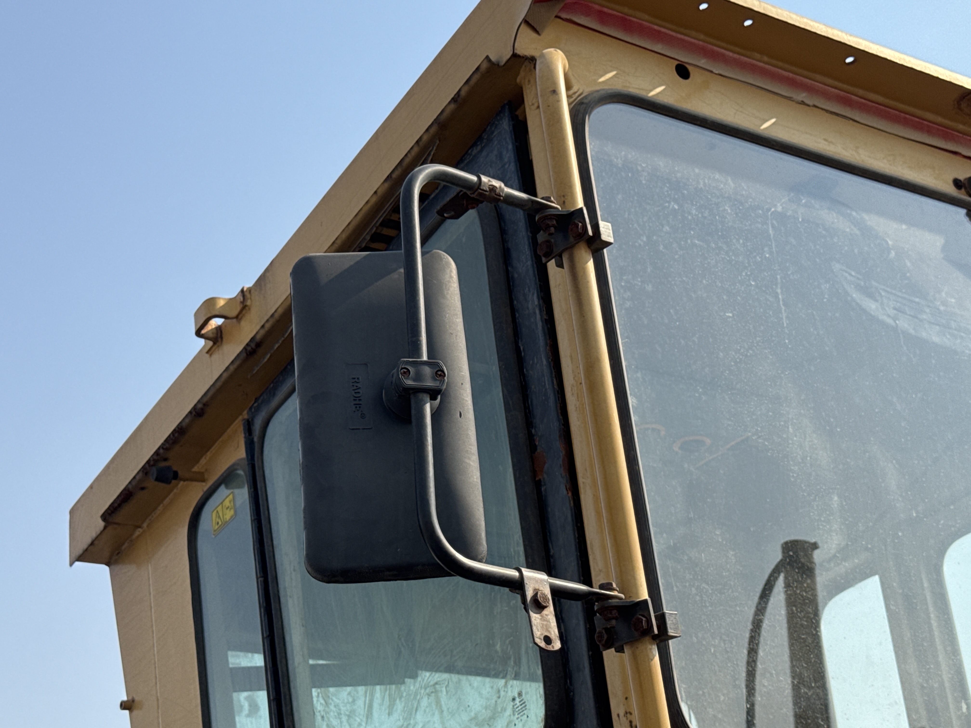 MGG-001-Cat-140K-Motor-graders-inspection-Cabin-Mirrors-2