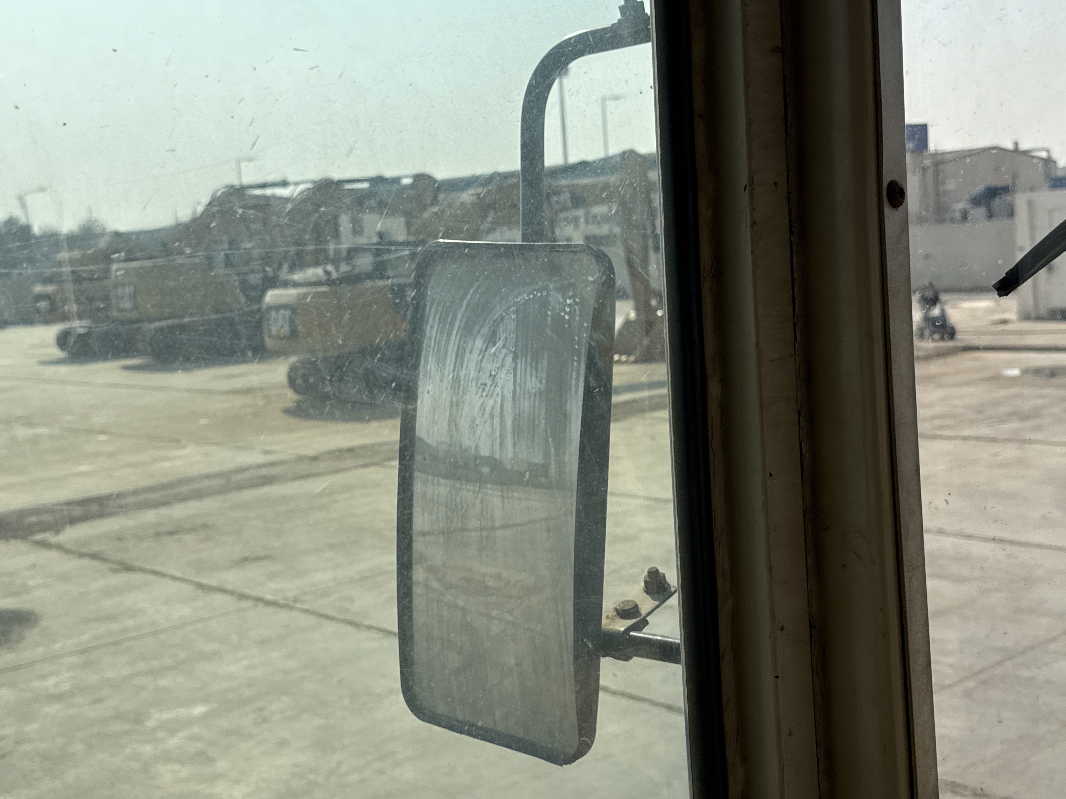 MGG-001-Cat-140K-Motor-graders-inspection-Cabin-Mirrors-2