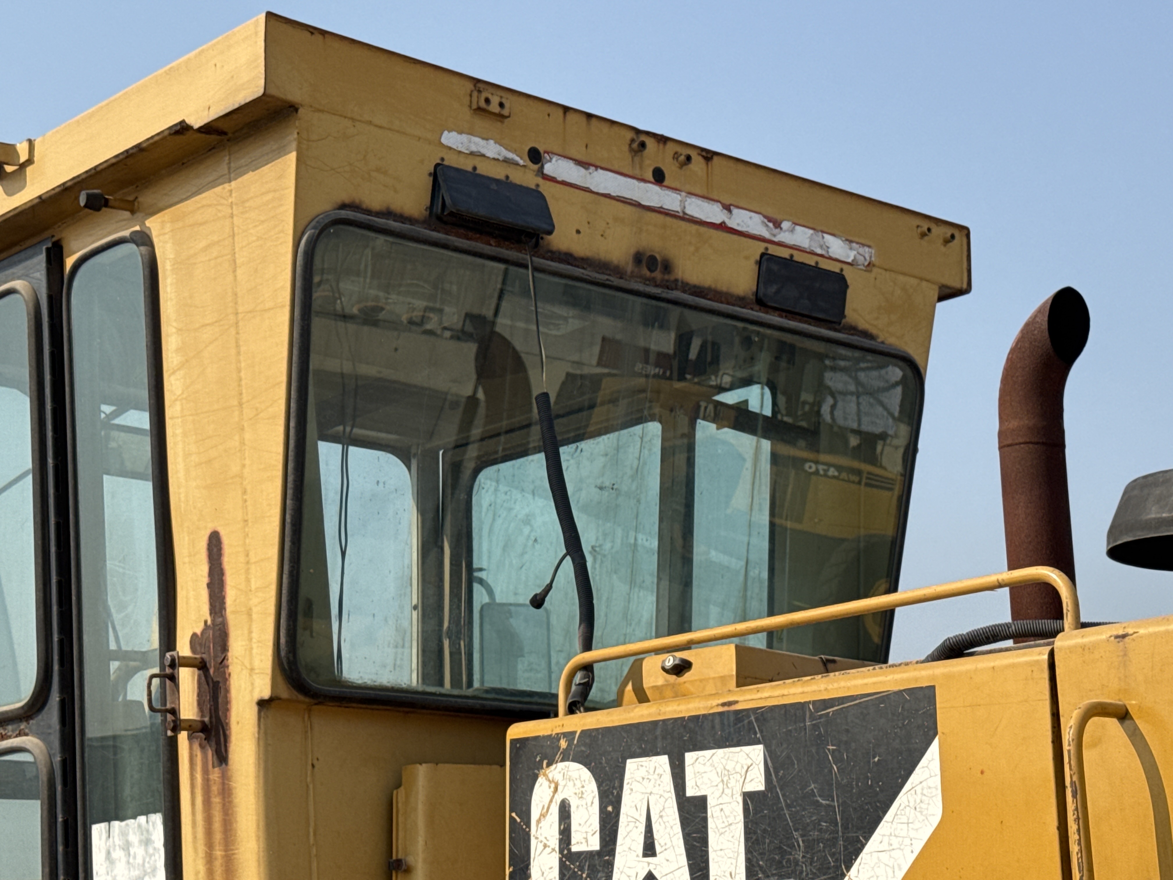 MGG-001-Cat-140K-Motor-graders-inspection-Safety-Glass-2