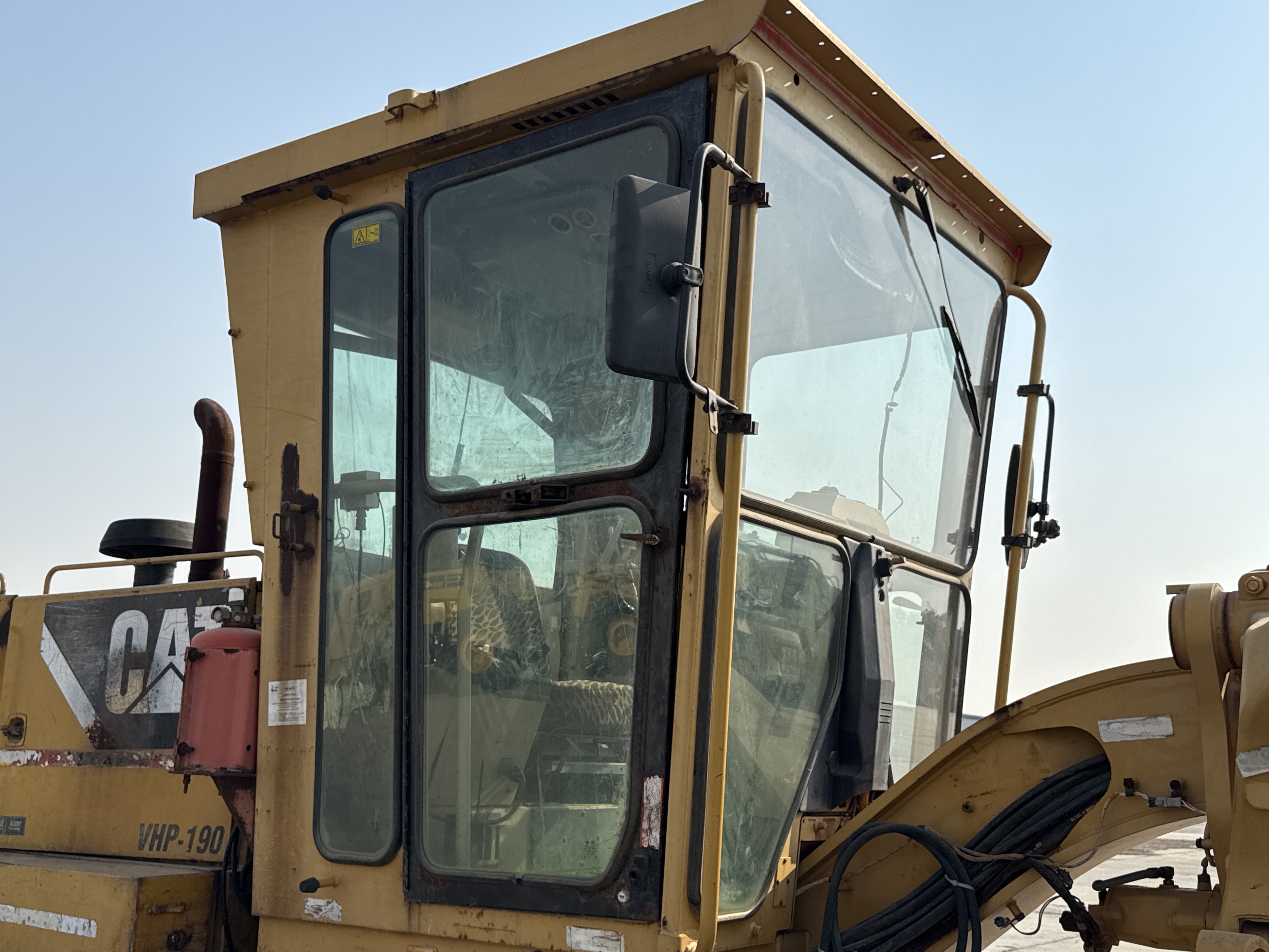 MGG-001-Cat-140K-Motor-graders-inspection-Safety-Glass-2
