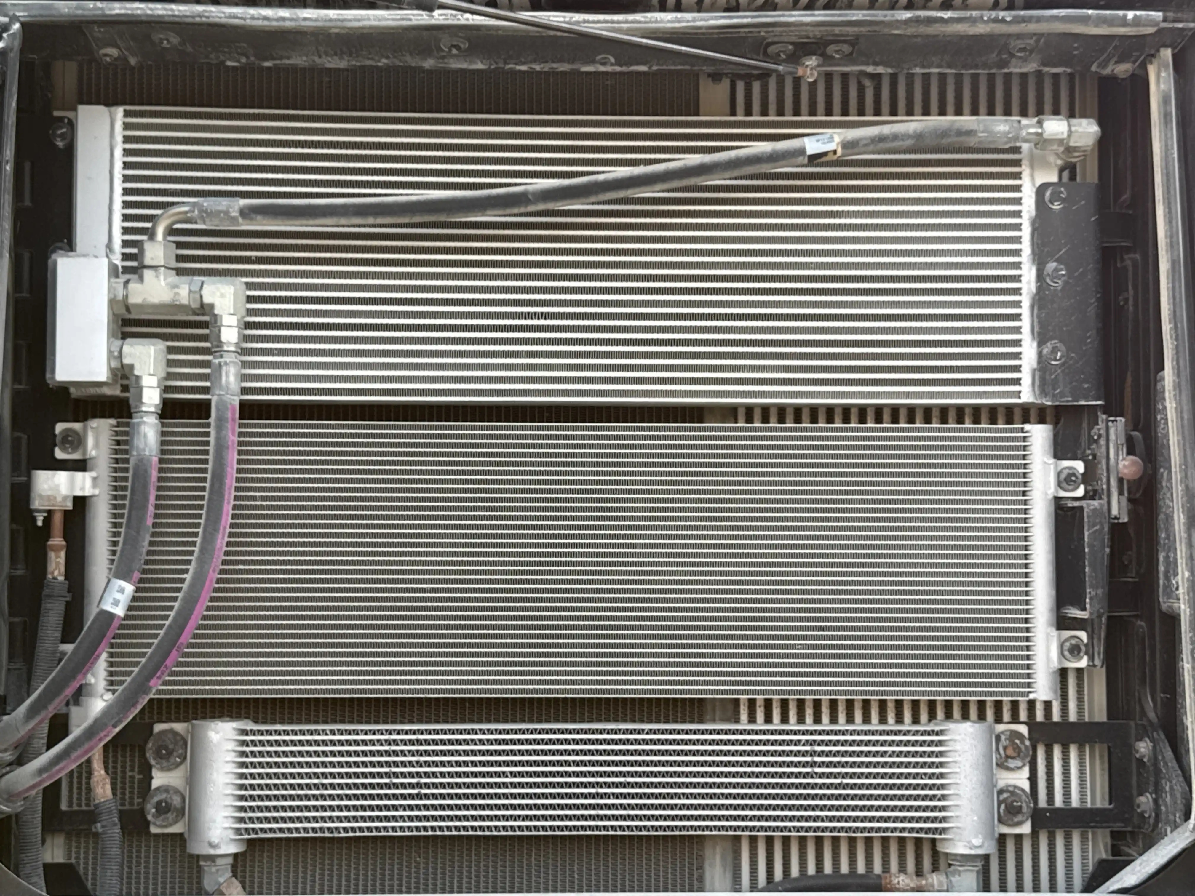 WHL-002-Cat-966L-Wheel-loaders-inspection-Engine-Radiator,-condenser,-intercooler,-hydraulic-cooler-1