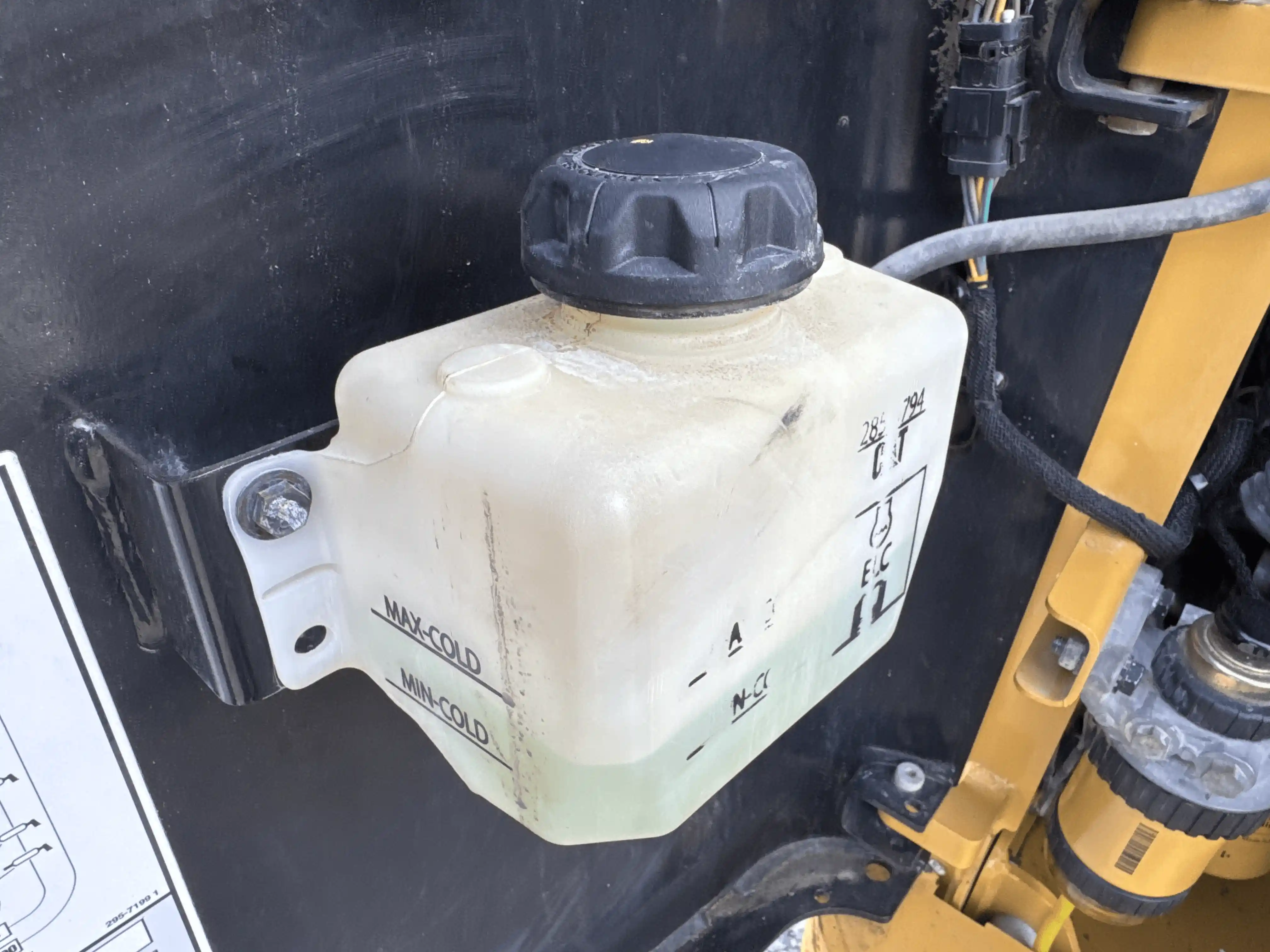 SSL-004-Cat-226B3-Skid-steer-loaders-inspection-Engine-Radiator,-condenser,-intercooler,-hydraulic-cooler-1