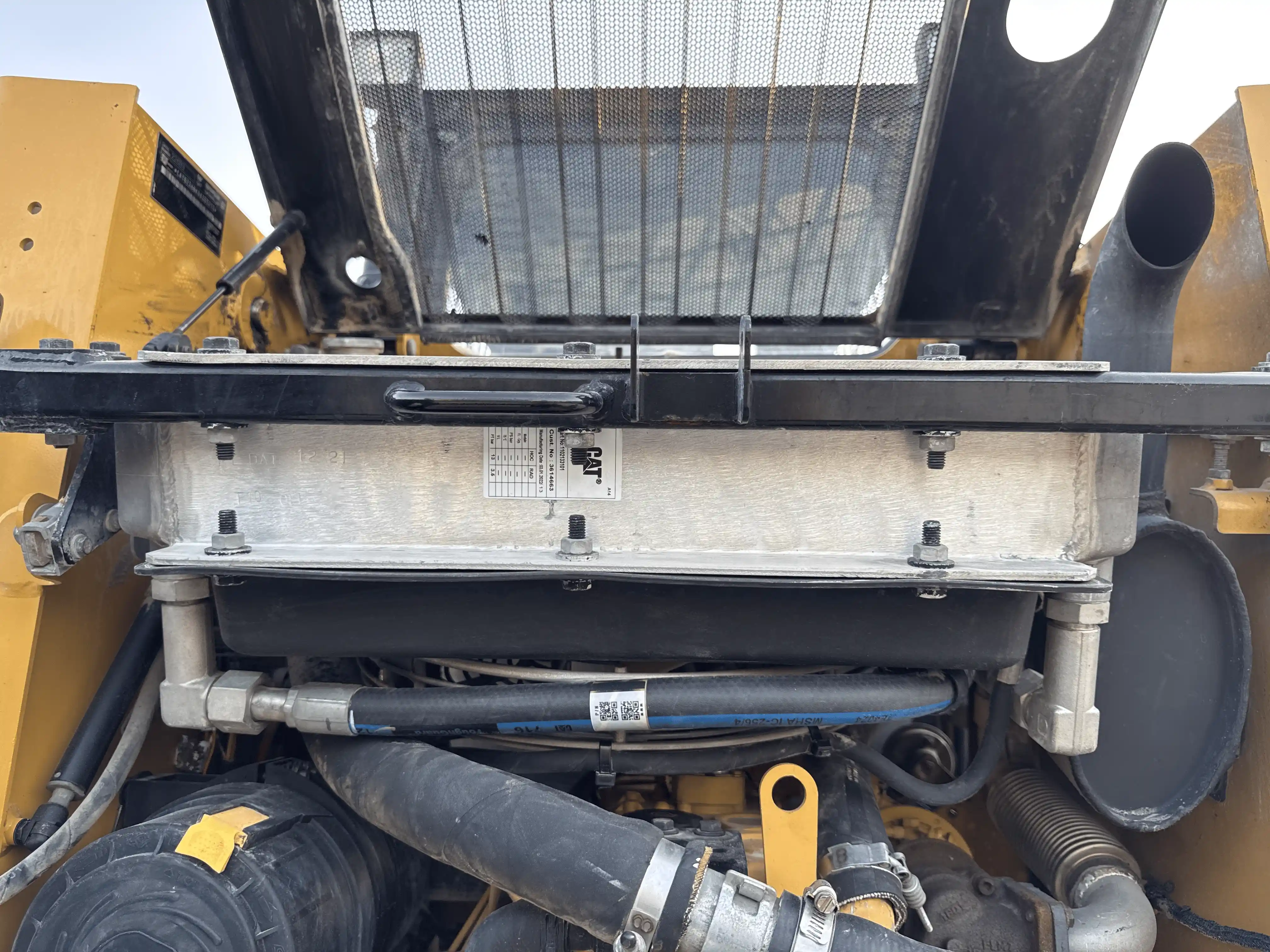 SSL-004-Cat-226B3-Skid-steer-loaders-inspection-Engine-Radiator,-condenser,-intercooler,-hydraulic-cooler-1