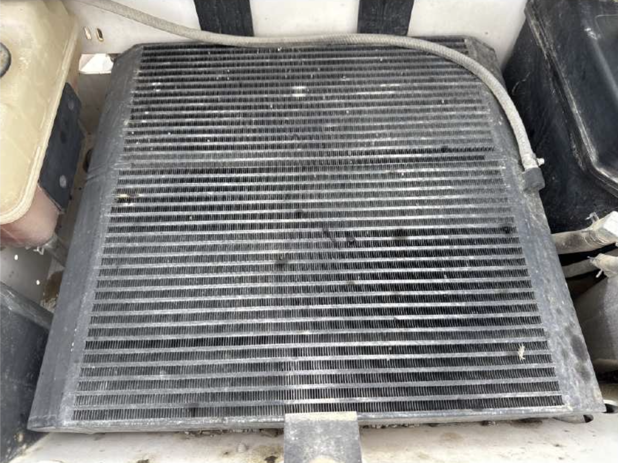 SSL-005-Bobcat-S510-Skid-steer-loaders-inspection-Engine-Radiator,-oil-cooler-and-air-cooler-1