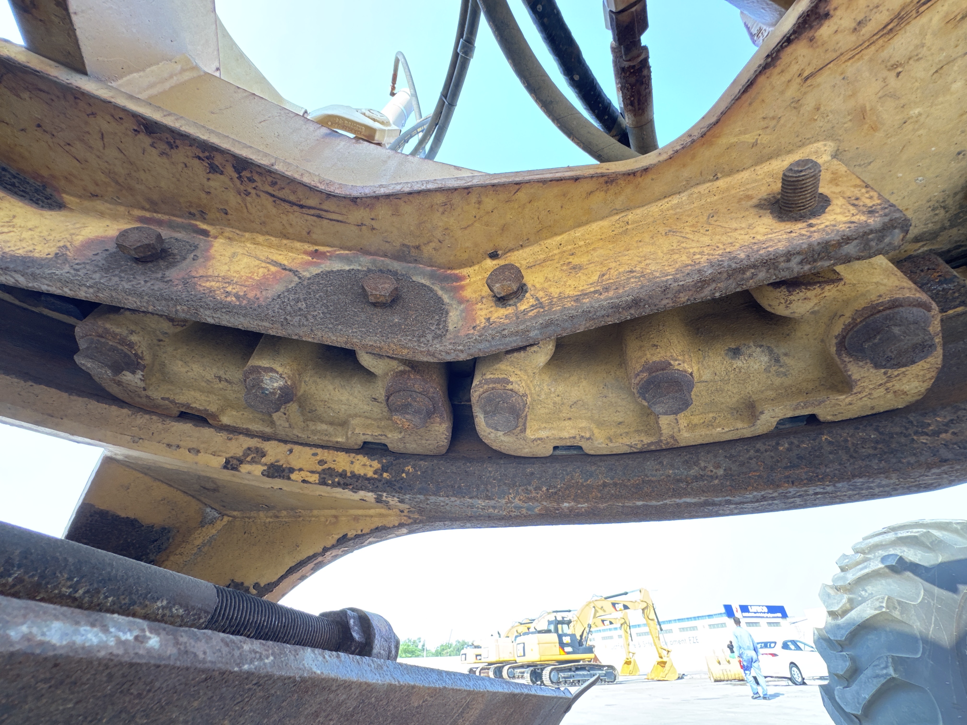 MGG-001-Cat-140K-Motor-graders-inspection-Chassis-Turn-table-2