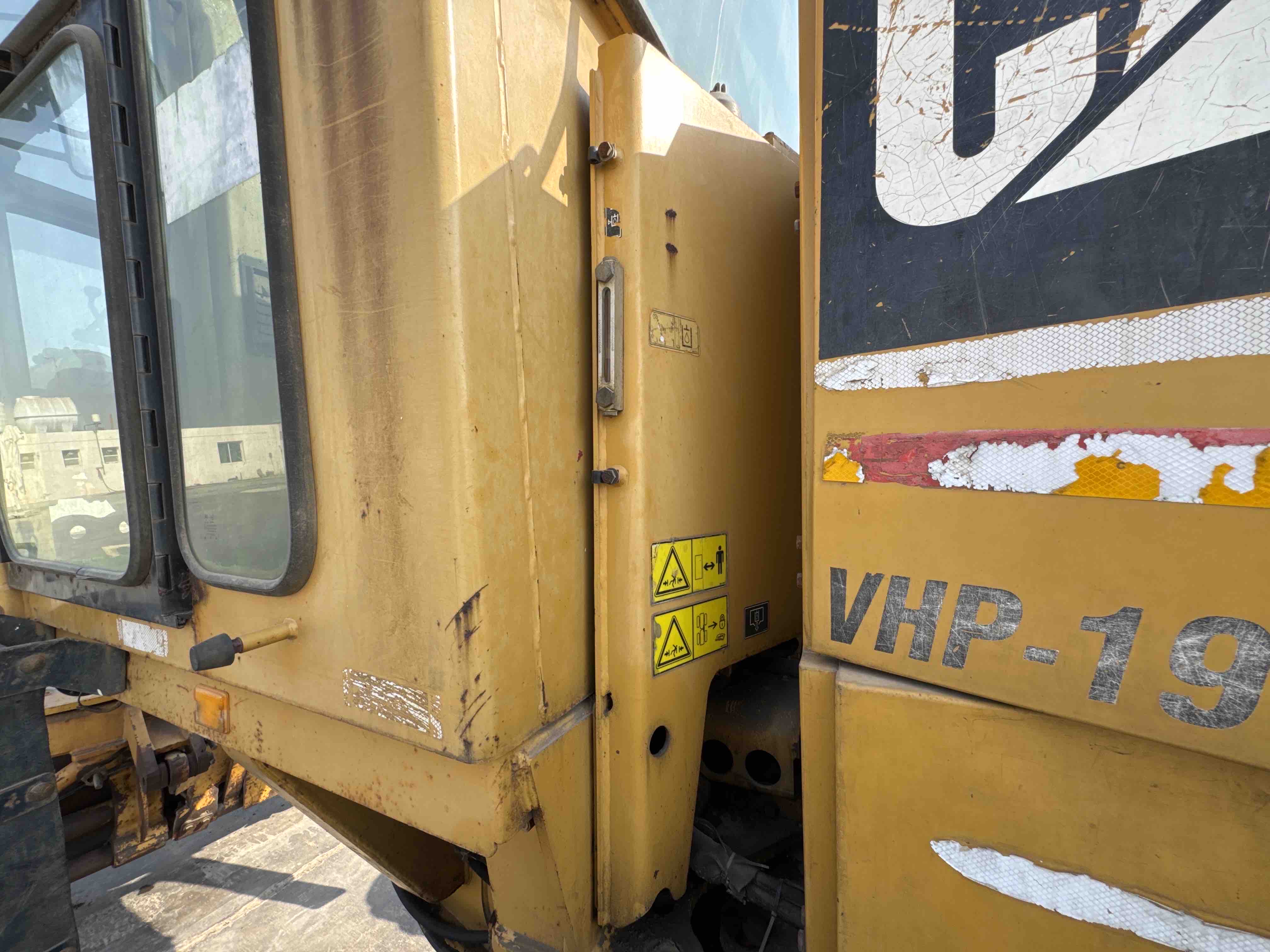 MGG-001-Cat-140K-Motor-graders-inspection-Hydraulics-Hydraulic-Tank-2