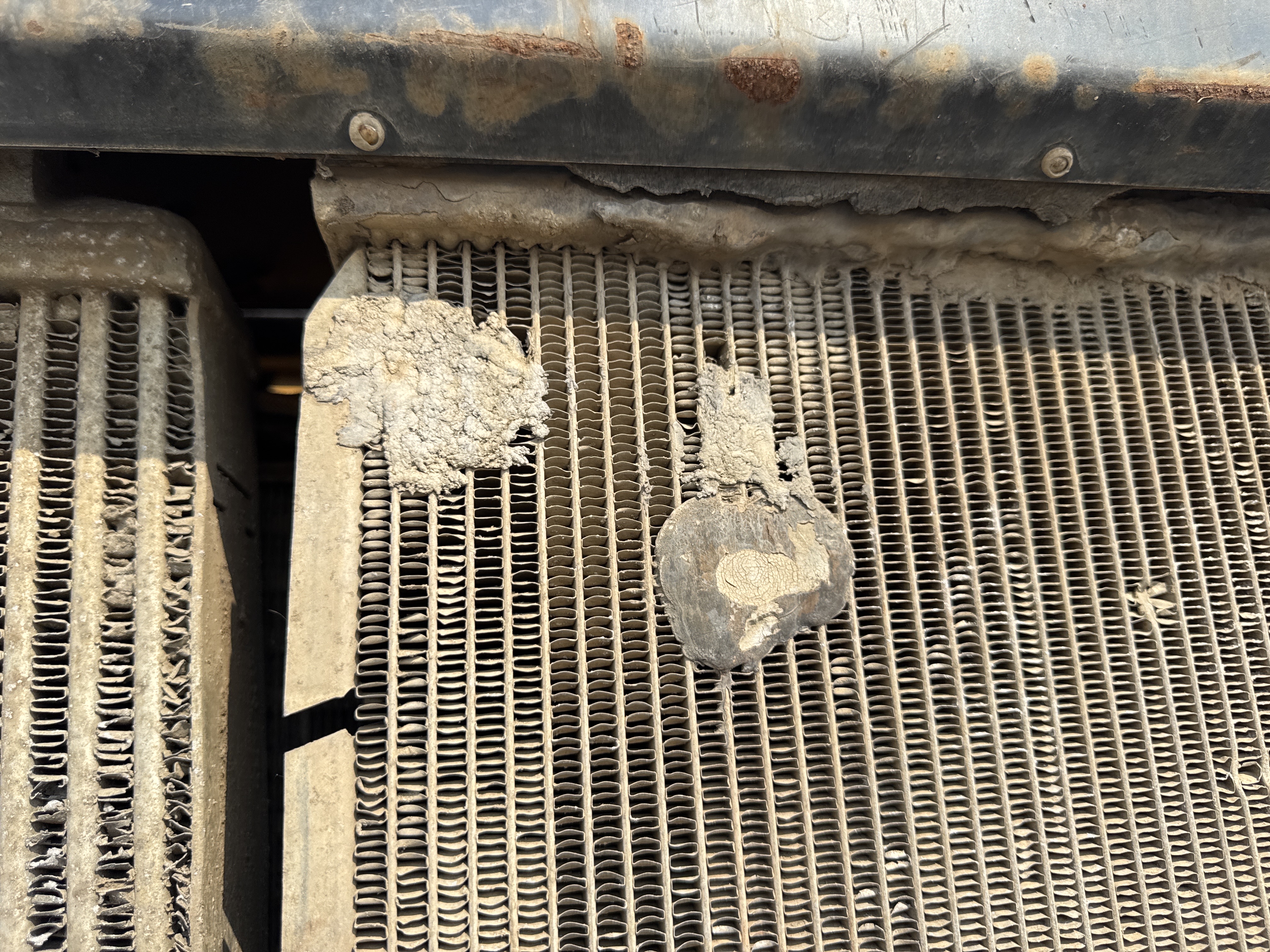 MGG-001-Cat-140K-Motor-graders-inspection-Engine-Radiator,-condenser,-intercooler,-hydraulic-cooler-2