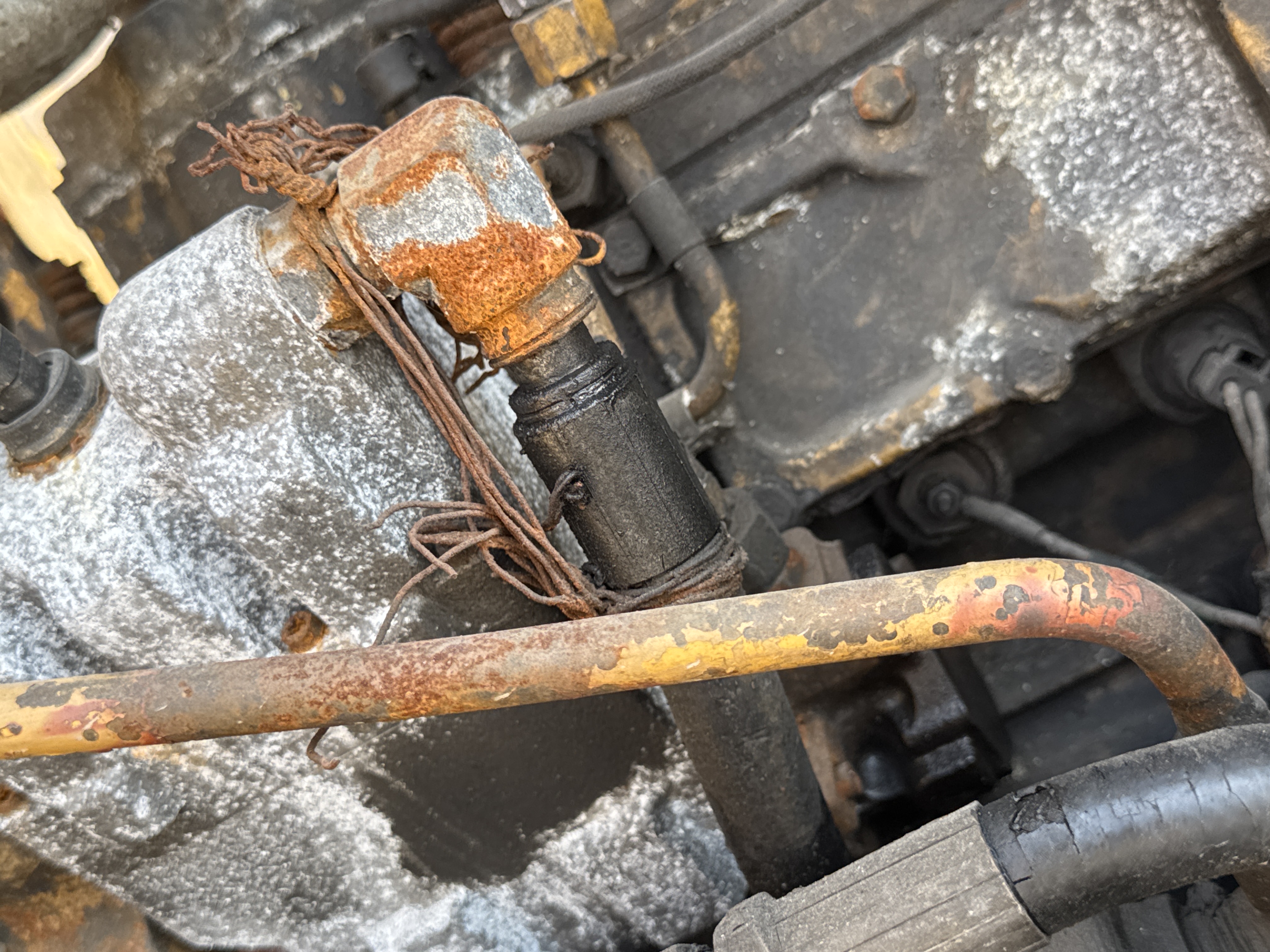 MGG-001-Cat-140K-Motor-graders-inspection-Engine-Hoses-2