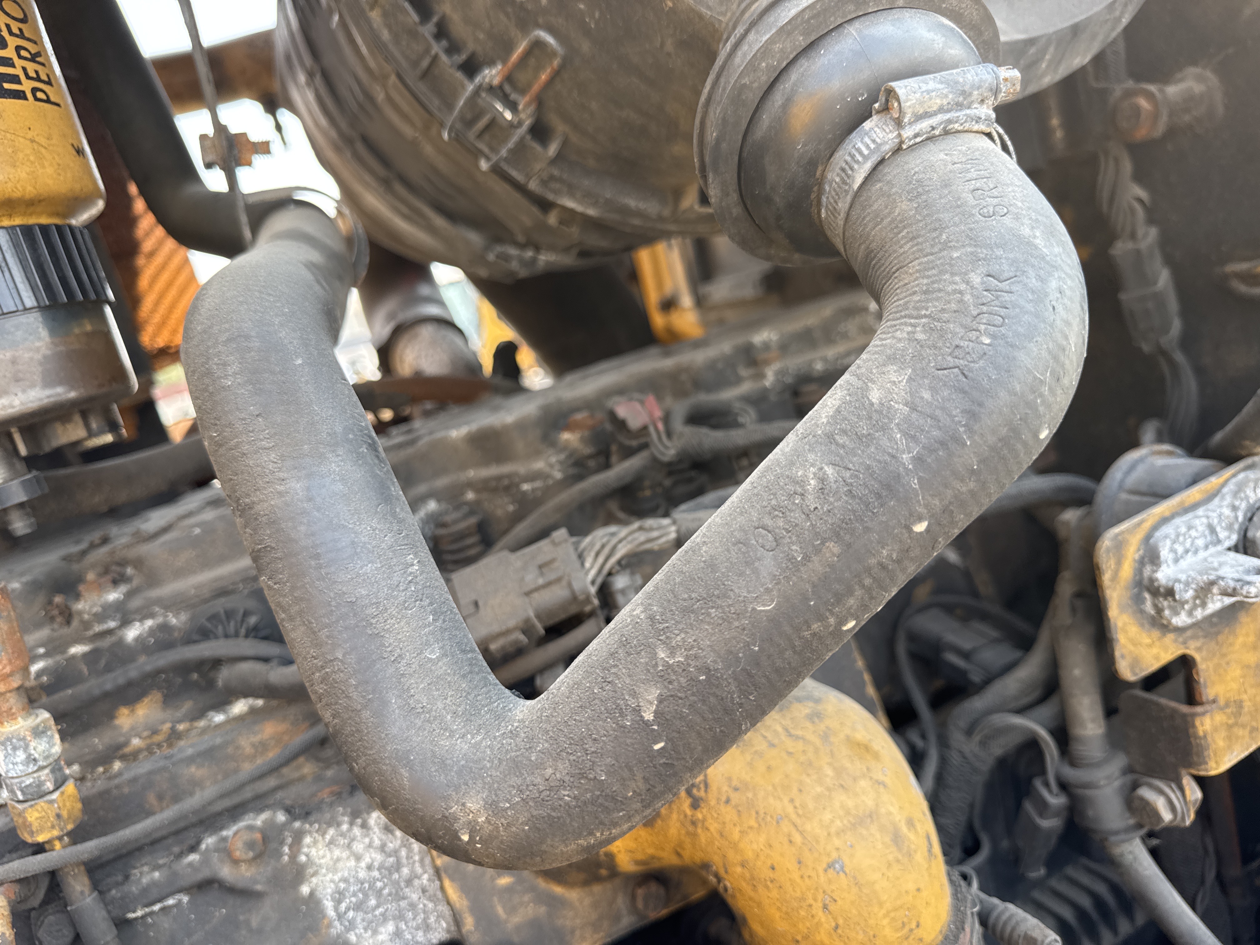 MGG-001-Cat-140K-Motor-graders-inspection-Engine-Hoses-2