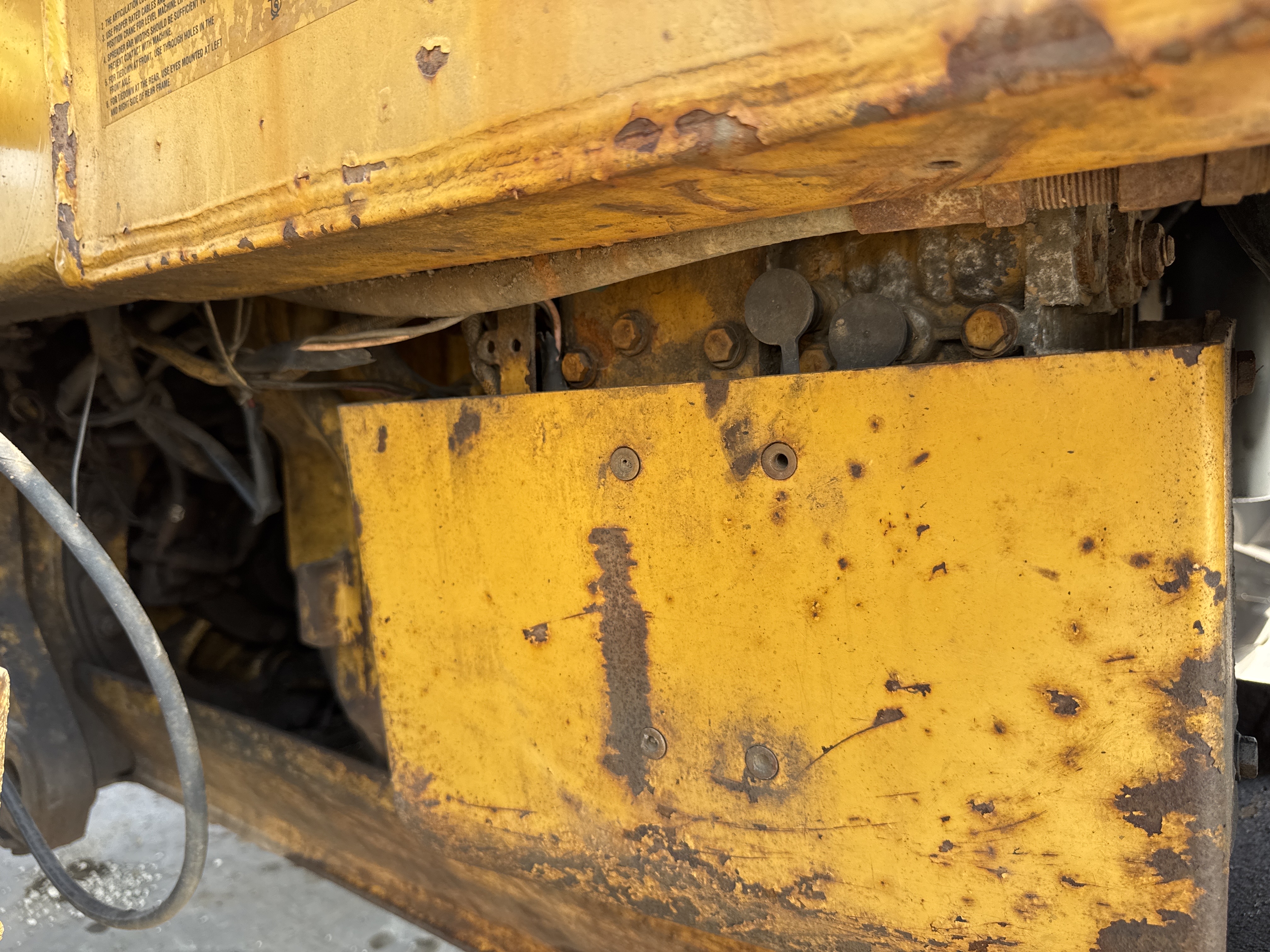MGG-001-Cat-140K-Motor-graders-inspection-Drive-system-Transmission-case-2