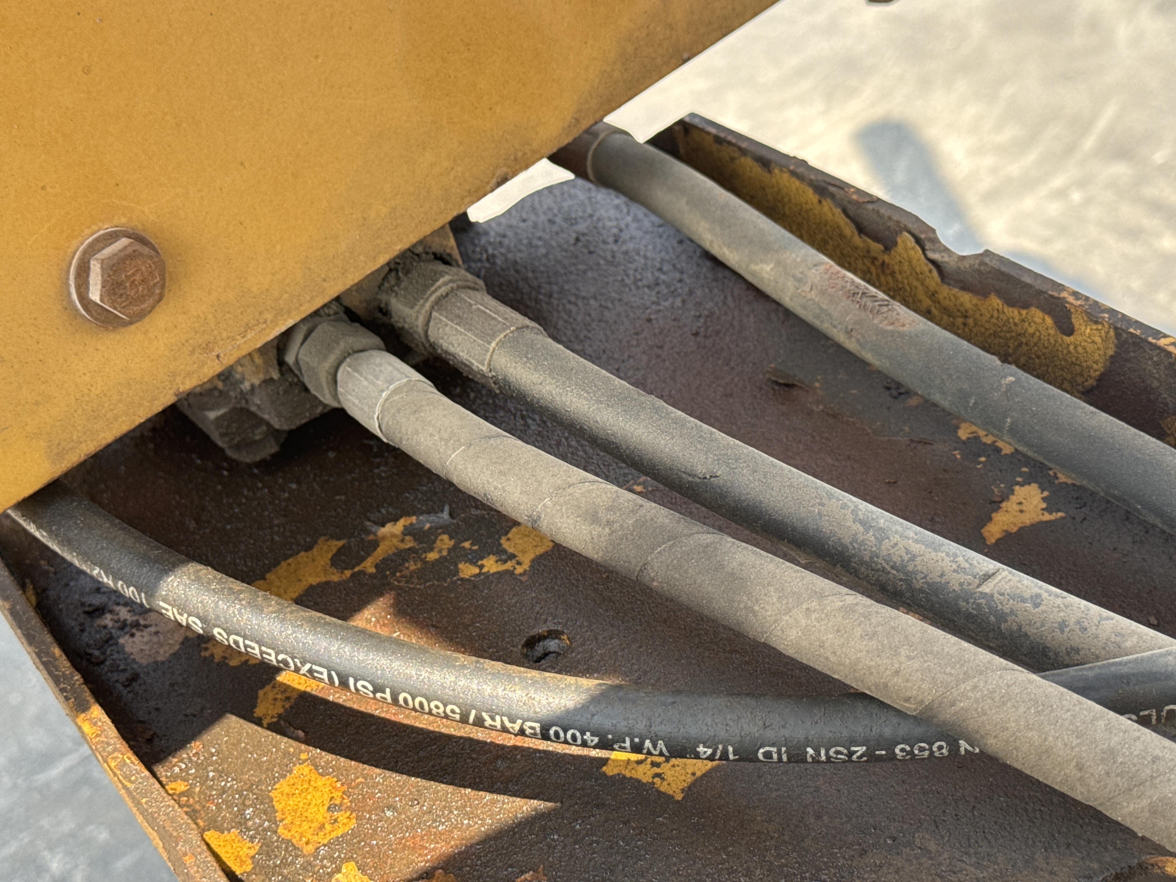 MGG-001-Cat-140K-Motor-graders-inspection-Hydraulics-Hydraulic-hoses-and-lines-2