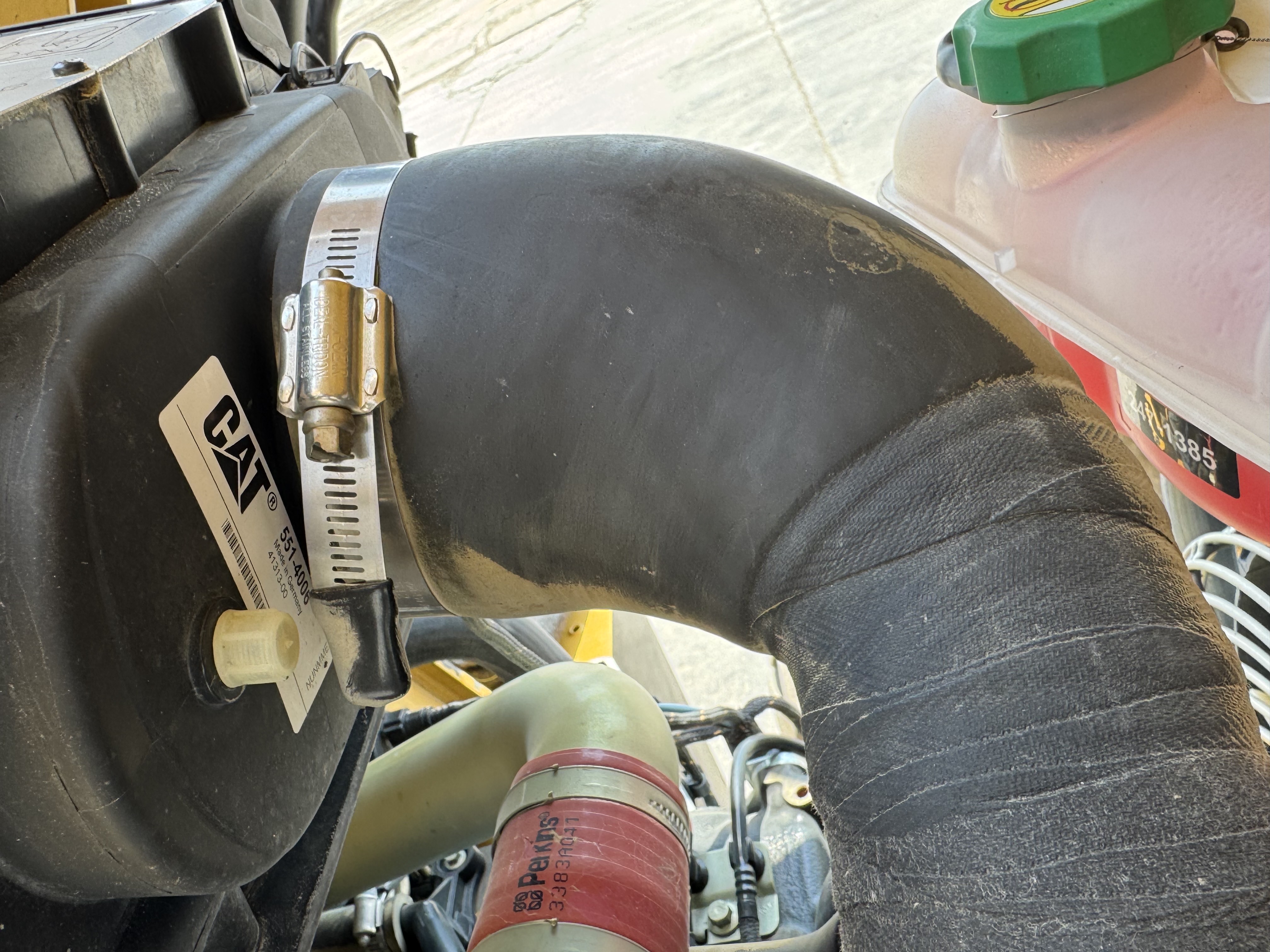 BHL-002-Cat-428-Backhoe-loaders-inspection-Engine-Hoses-1