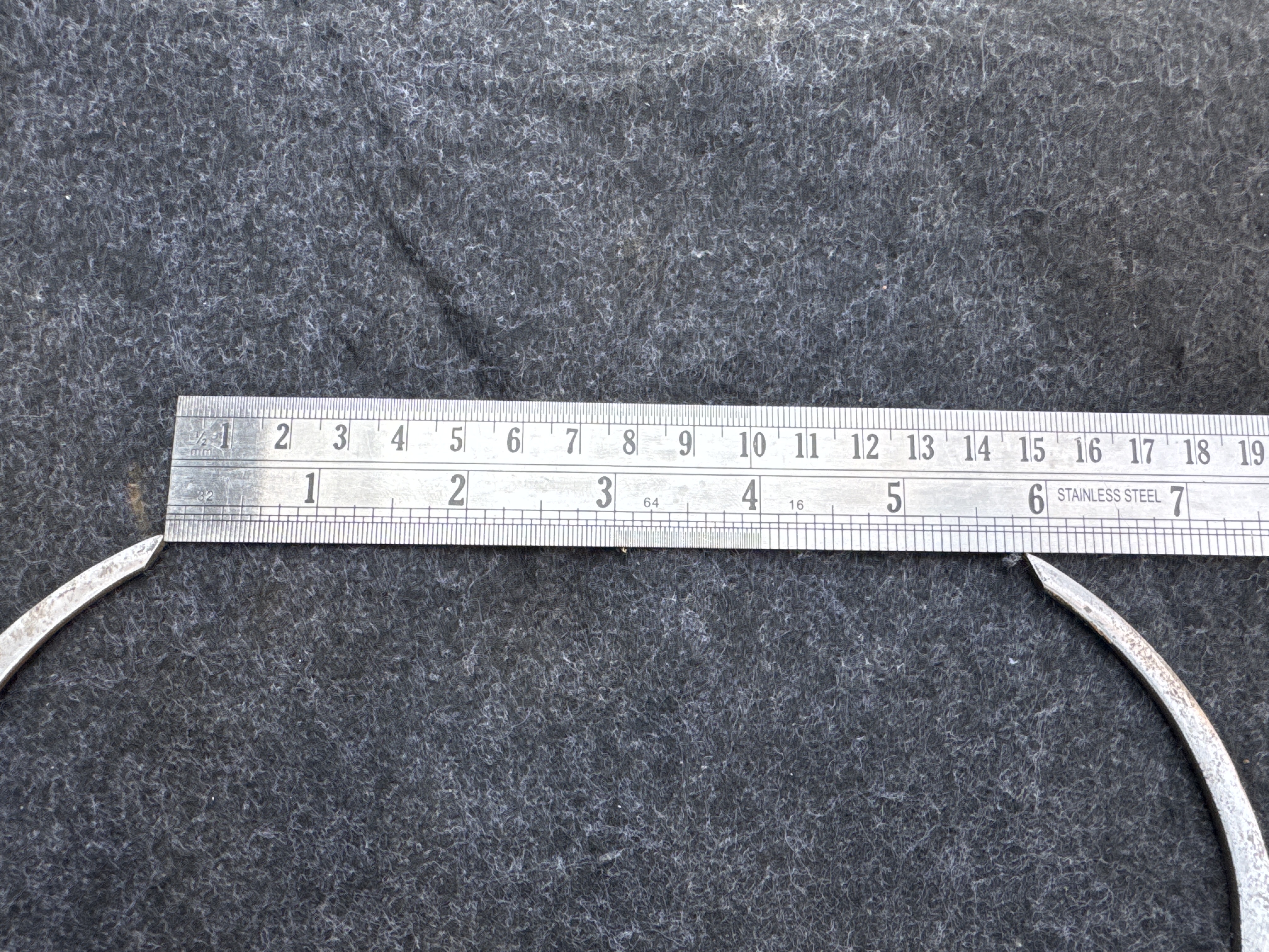 MDX-009-Cat-320D2-Medium-excavators-inspection-Undercarriage-Right-track-rollers-5