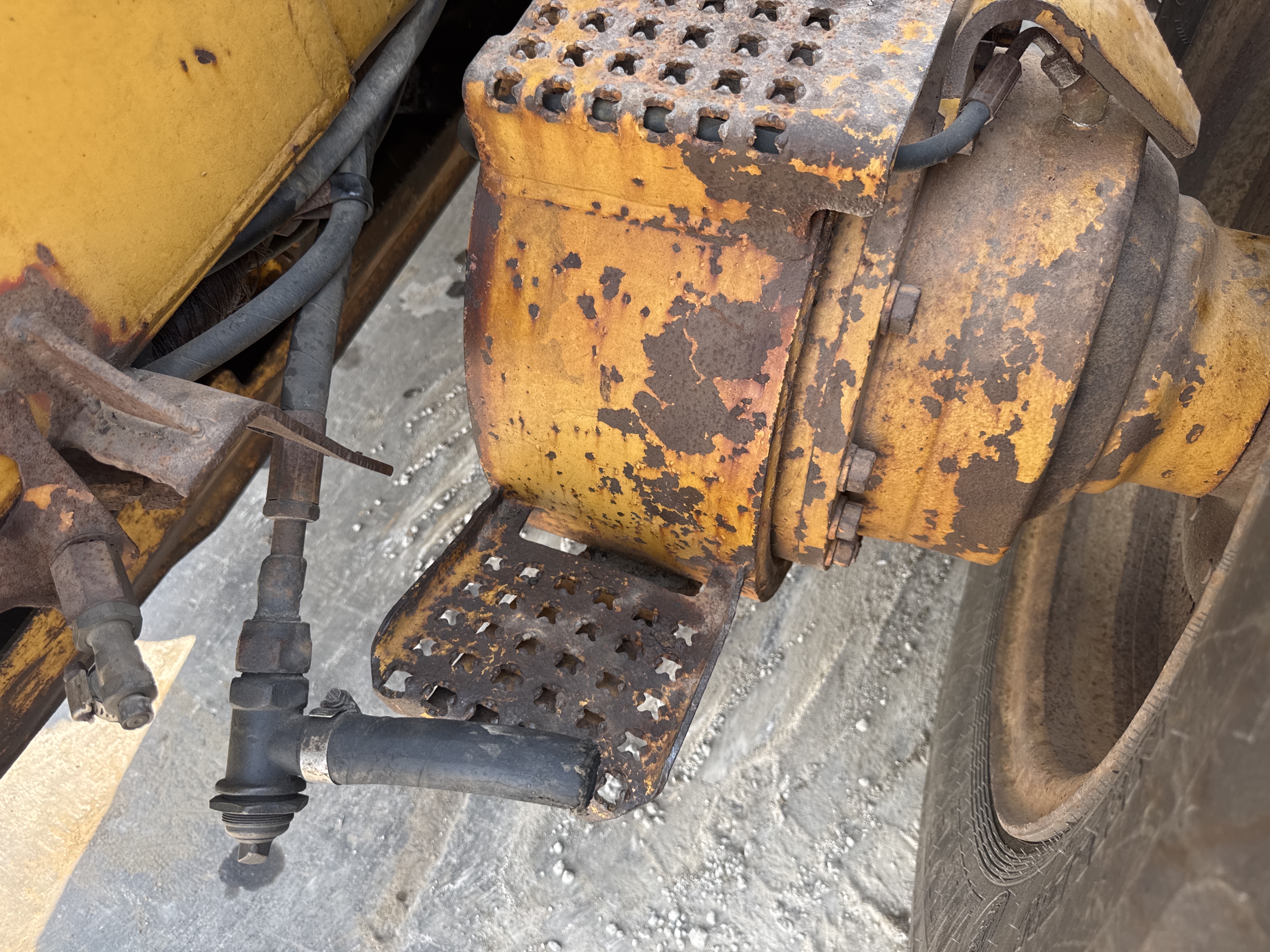 MGG-001-Cat-140K-Motor-graders-inspection-Structure-Steps/ladders-2