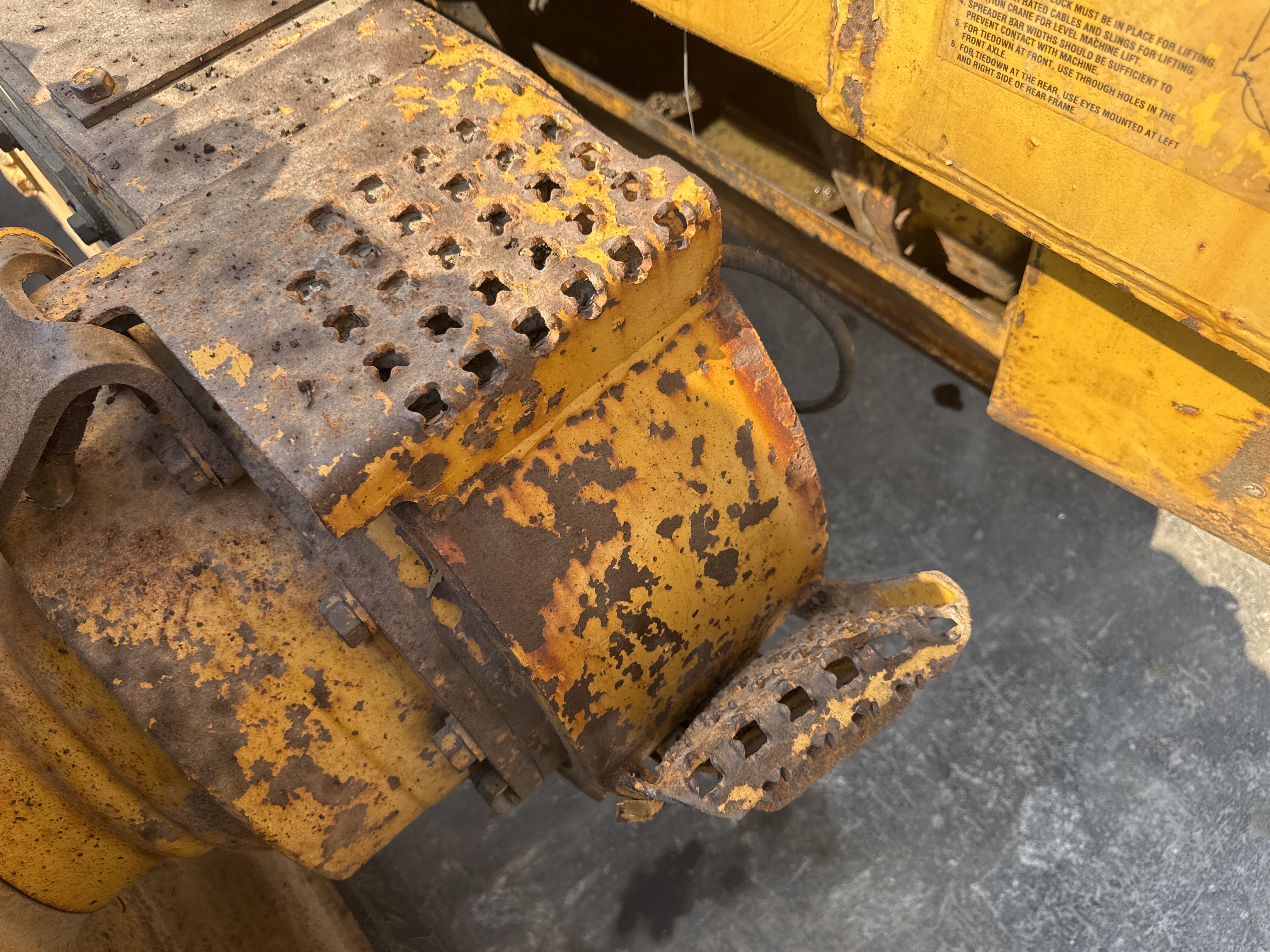 MGG-001-Cat-140K-Motor-graders-inspection-Structure-Steps/ladders-2