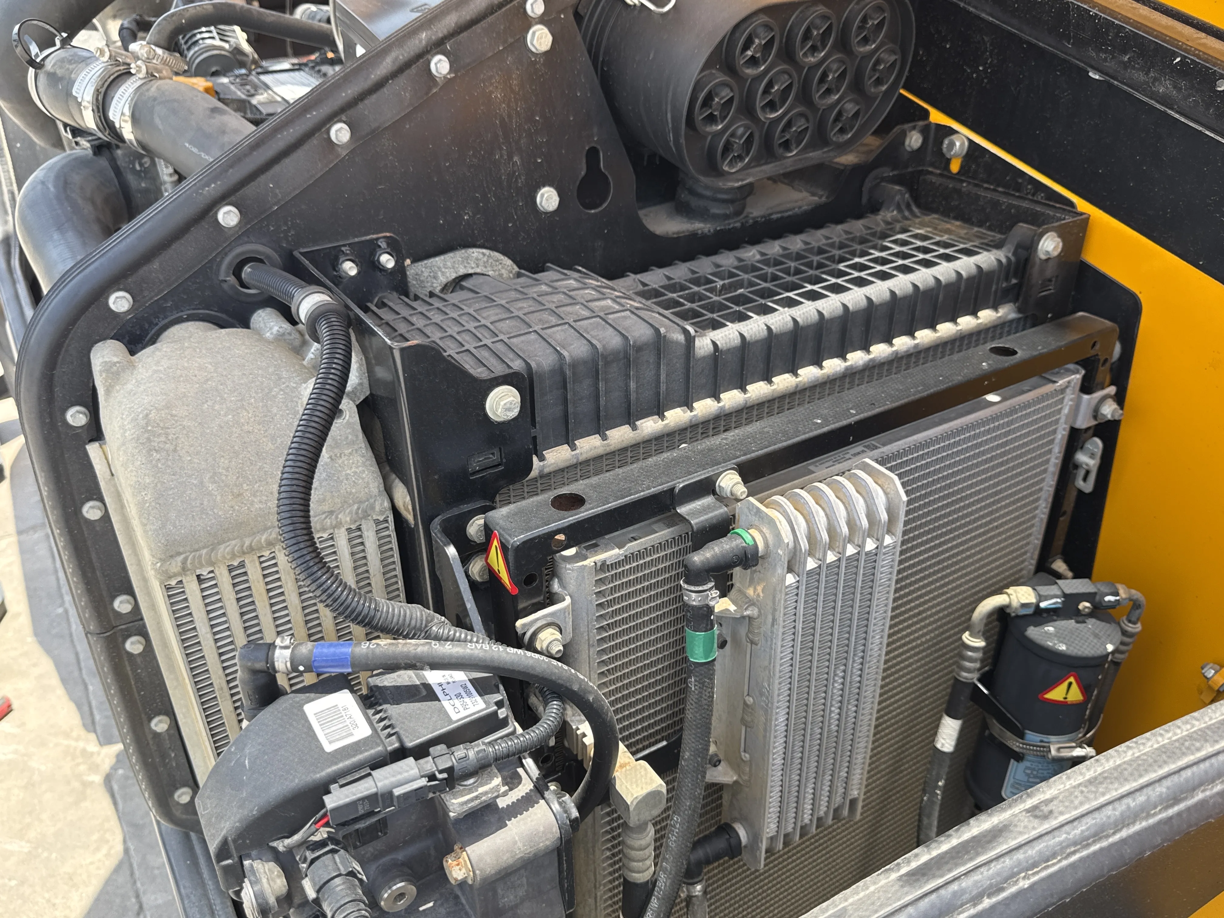 THM-002-JCB-540-170-Telehandlers-inspection-Engine-Radiator,-condenser,-intercooler,-hydraulic-cooler-1