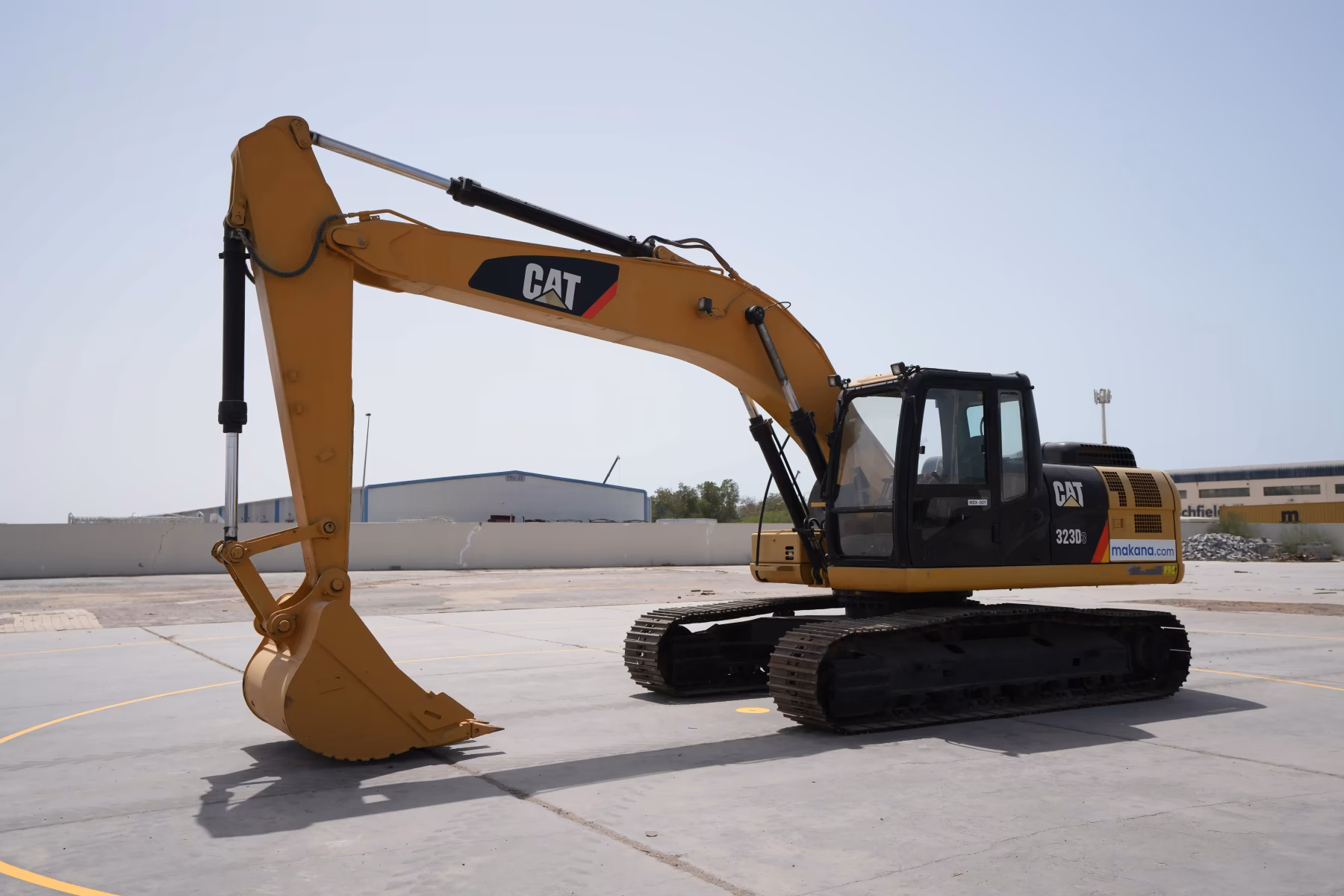 Generation-Cat 323 Medium excavators-exterior