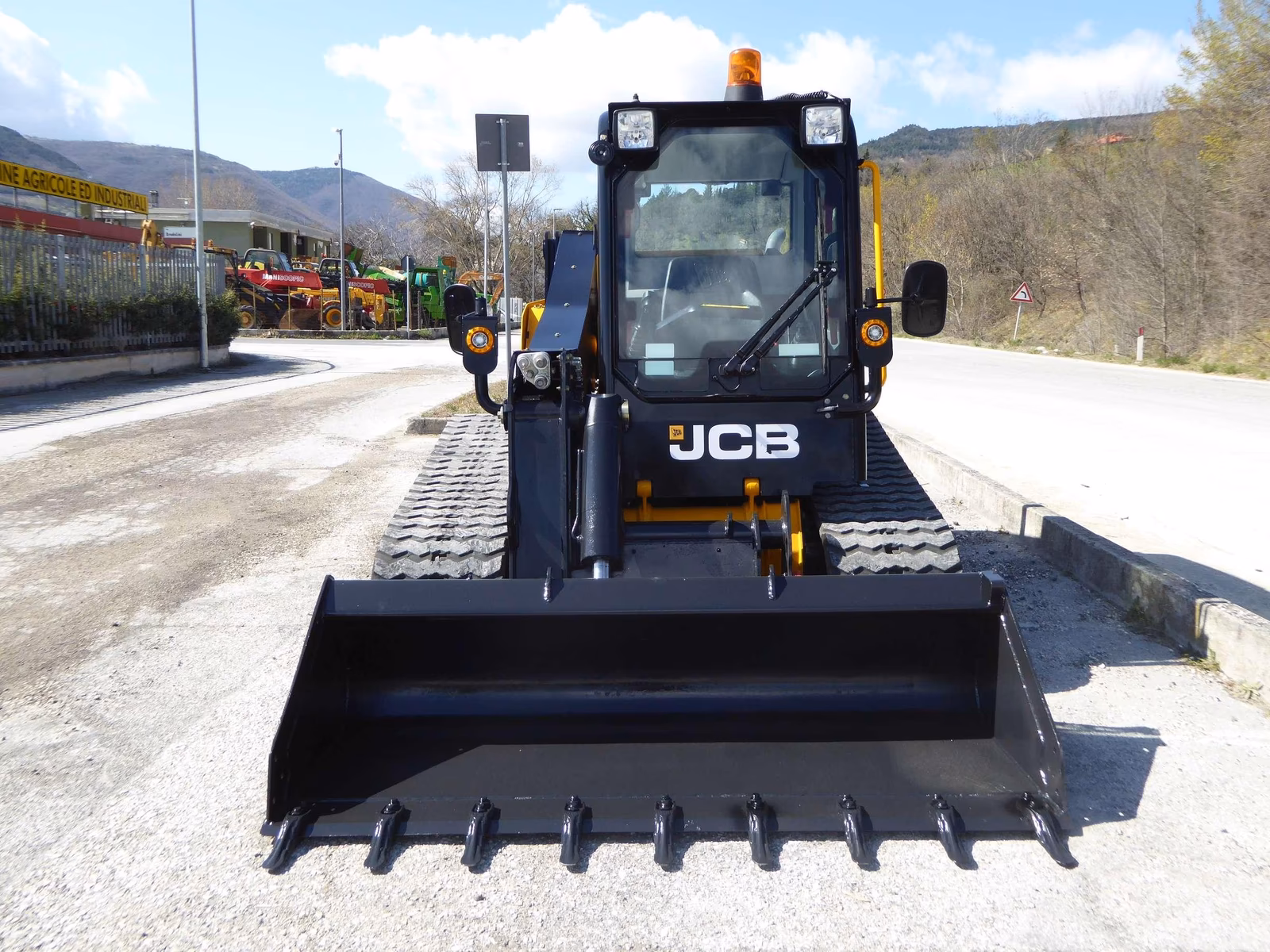 Generation-JCB 260T Compact track loaders-exterior