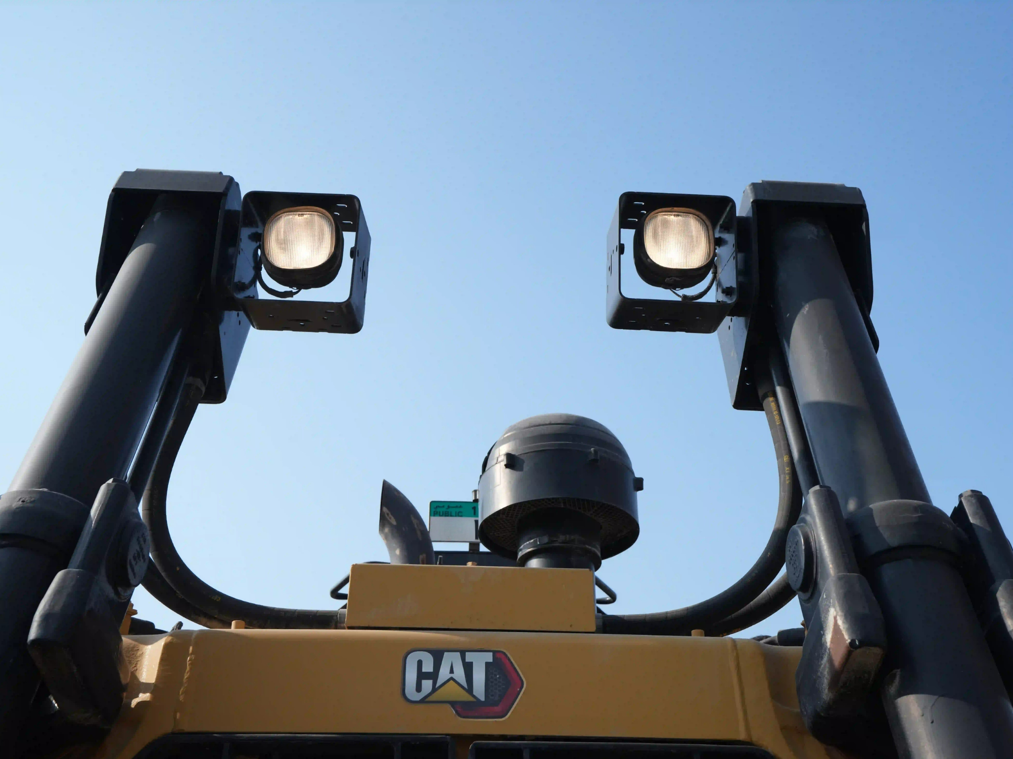CDB-002-Cat-D8T-crawler-dozer-inspection-electronics-lights-and-signals-3