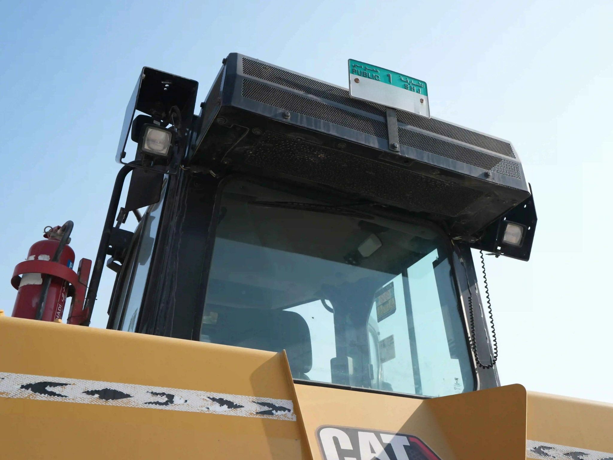 CDB-002-Cat-D8T-crawler-dozer-inspection-safety-glass-3