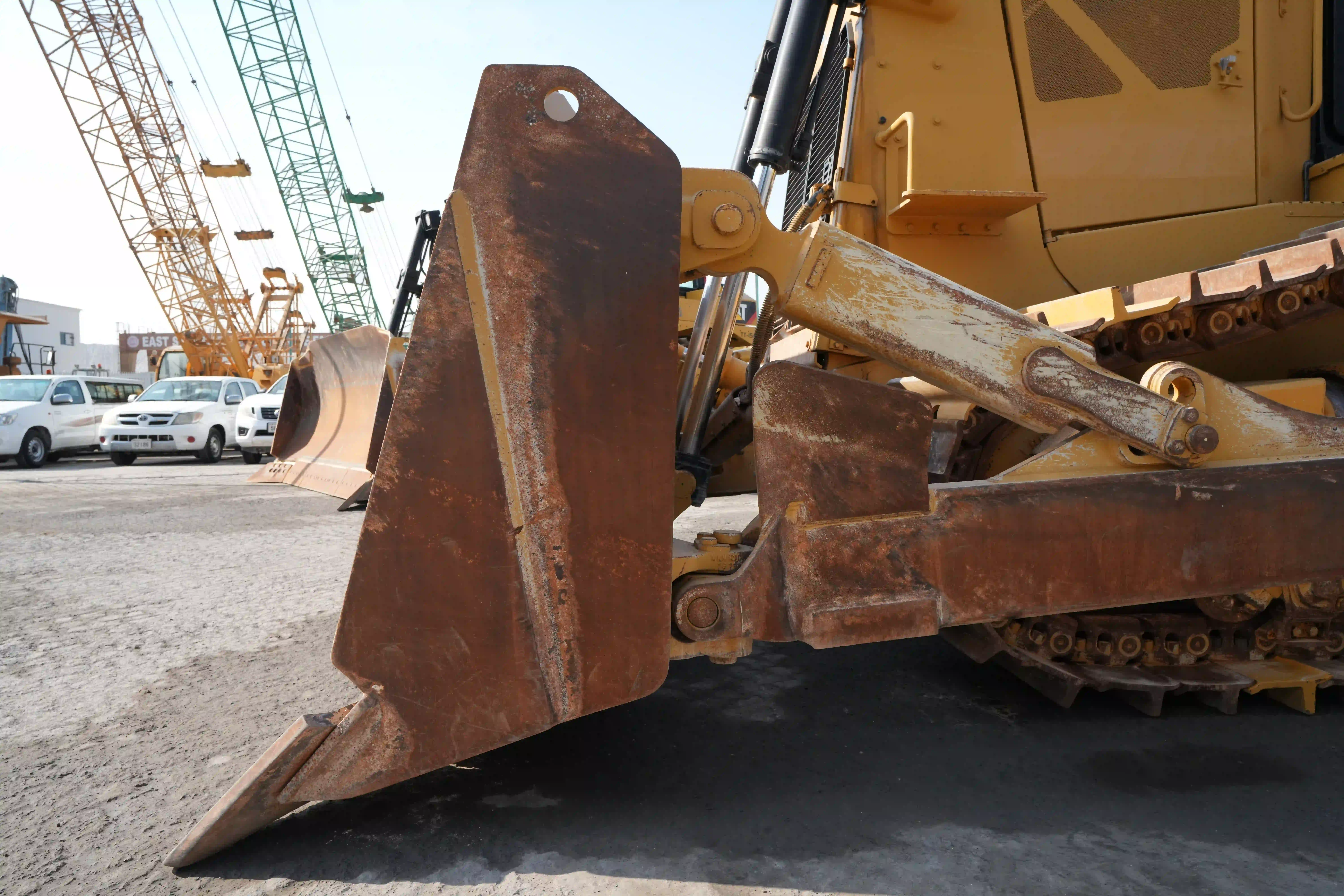CDB-002-Cat-D8T-Crawler-dozers-inspection-Attachment-Dozer-blade-2