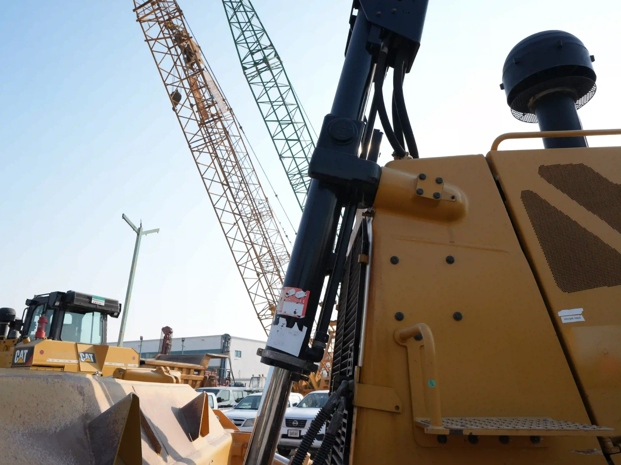 CDB-003-Cat-D8T-crawler-dozer-inspection-hydraulics-blade-lift-cylinders-2
