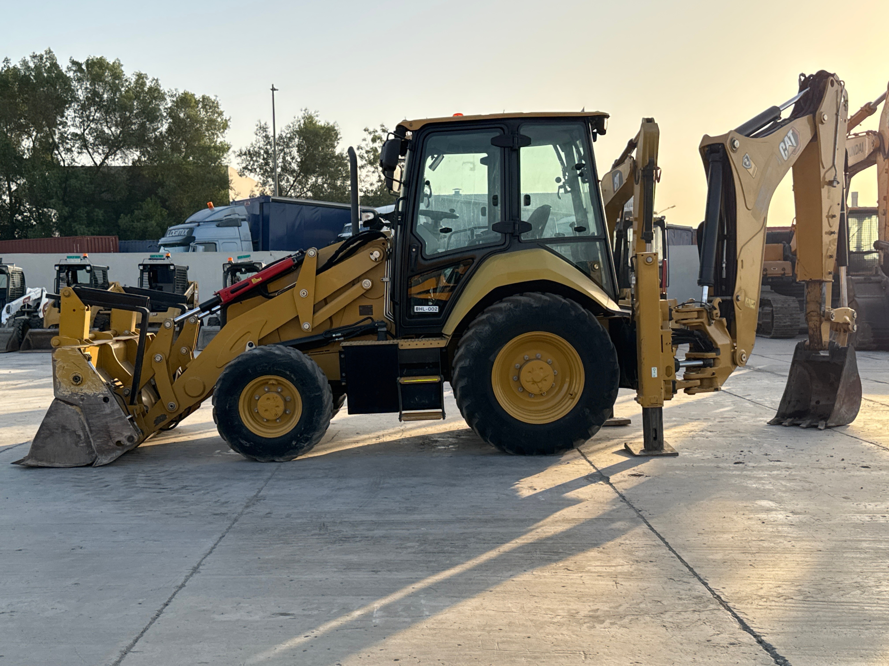 BHL-002- Cat-428-backhoe-loader-inspection-structure-paint-2