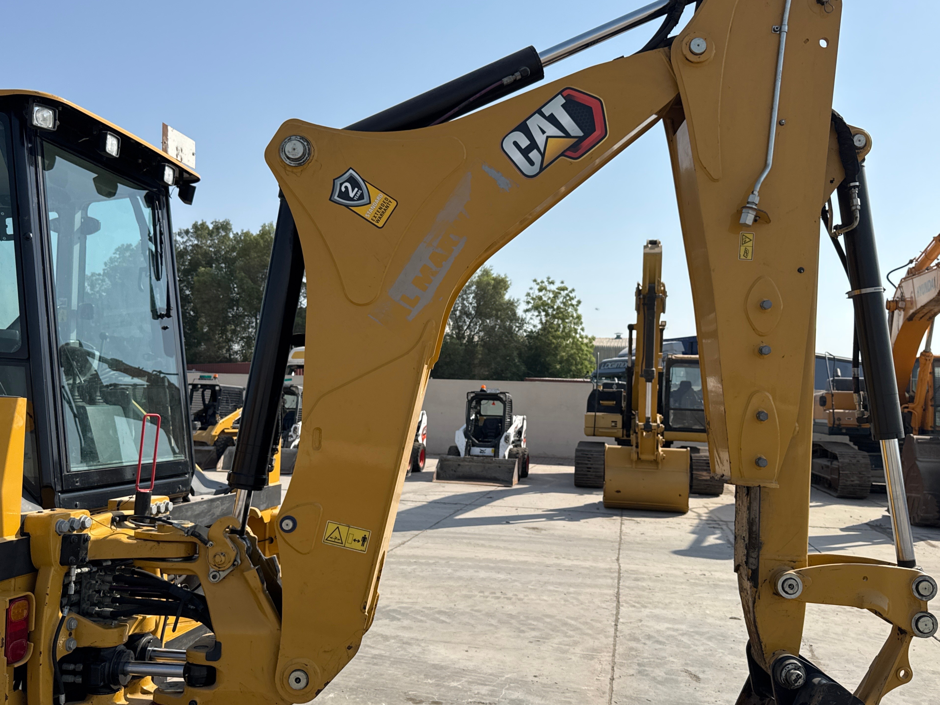 BHL-002- Cat-428-backhoe-loader-inspection-chassis-backhoe-boom-1