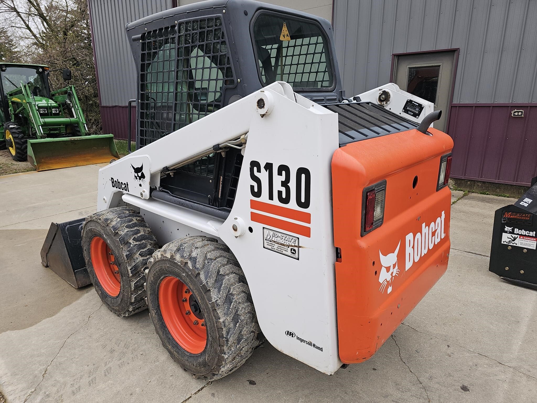 Generation-Bobcat S130 Skid steer loaders-exterior