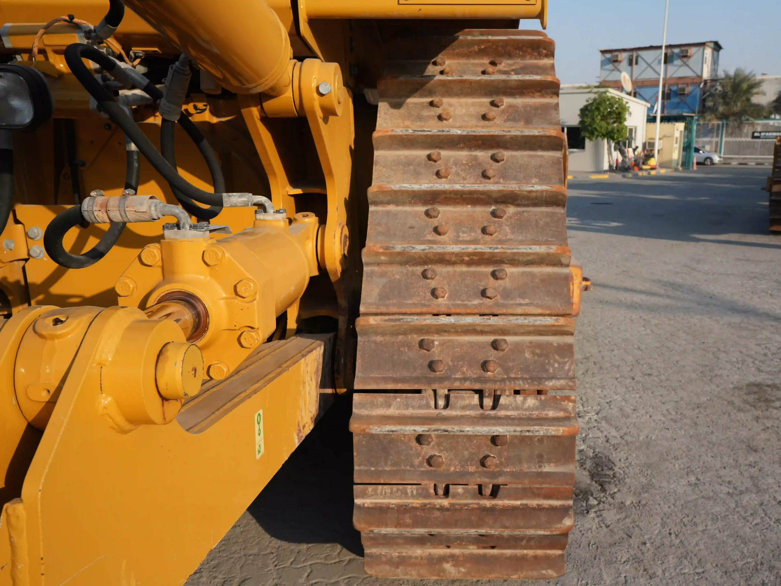 CDB-003-Cat-D8T-crawler-dozer-inspection-undercarriage-right-track-shoes-2