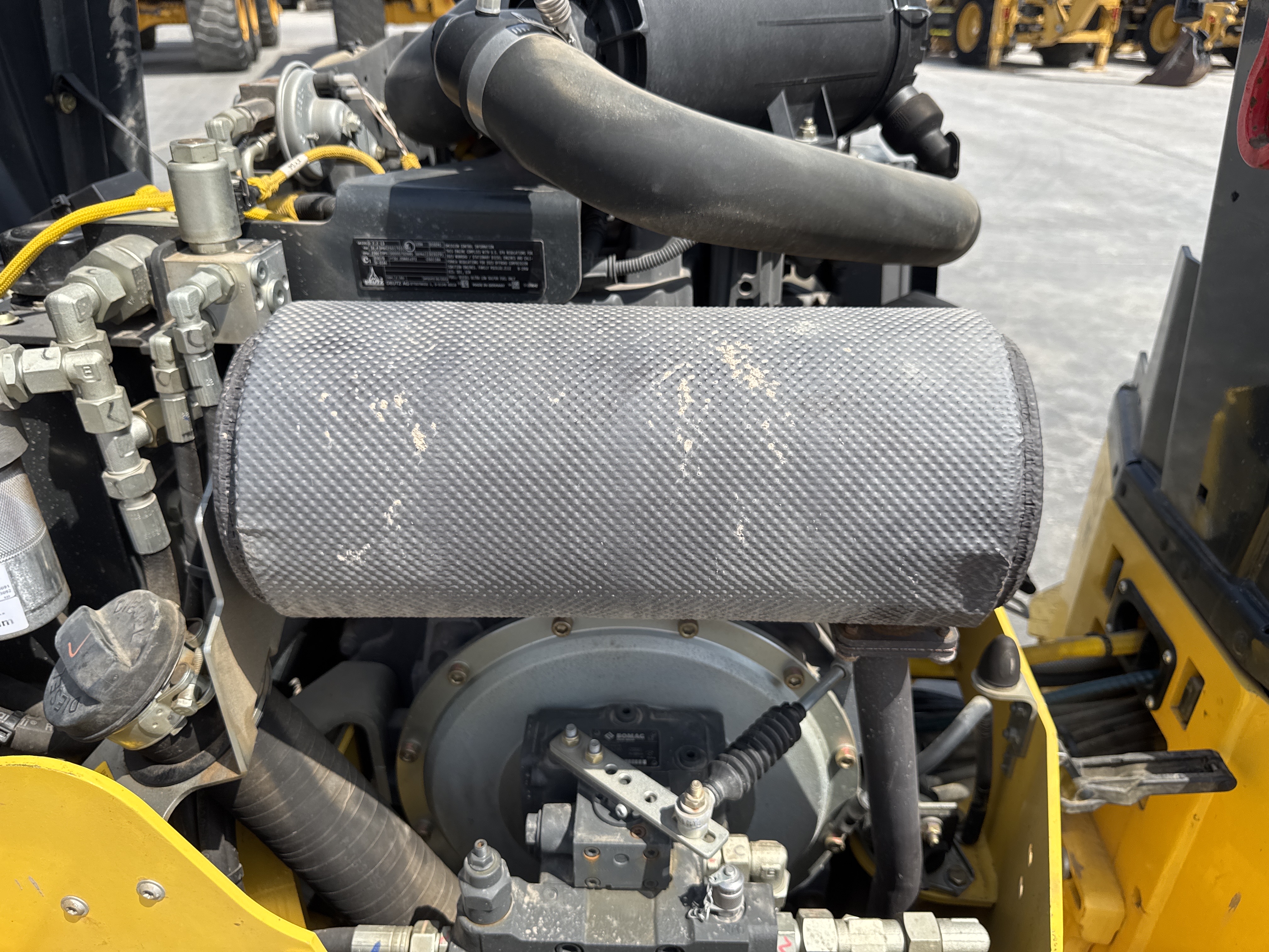 SRC-004-Bomag-BW-120-AD-5-Tandem-rollers-inspection-Engine-Exhaust-system-2