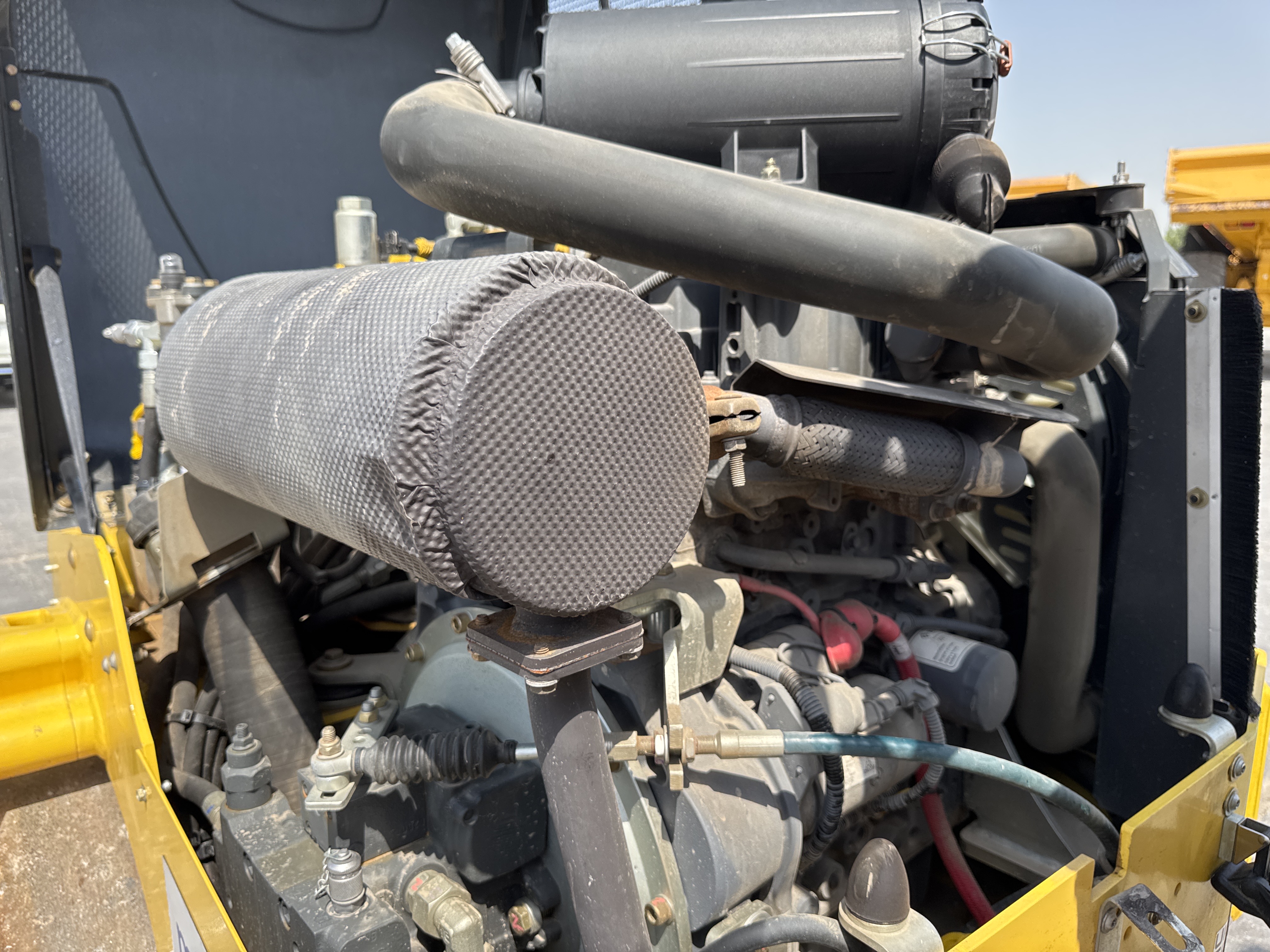 SRC-004-Bomag-BW-120-AD-5-Tandem-rollers-inspection-Engine-Exhaust-system-2