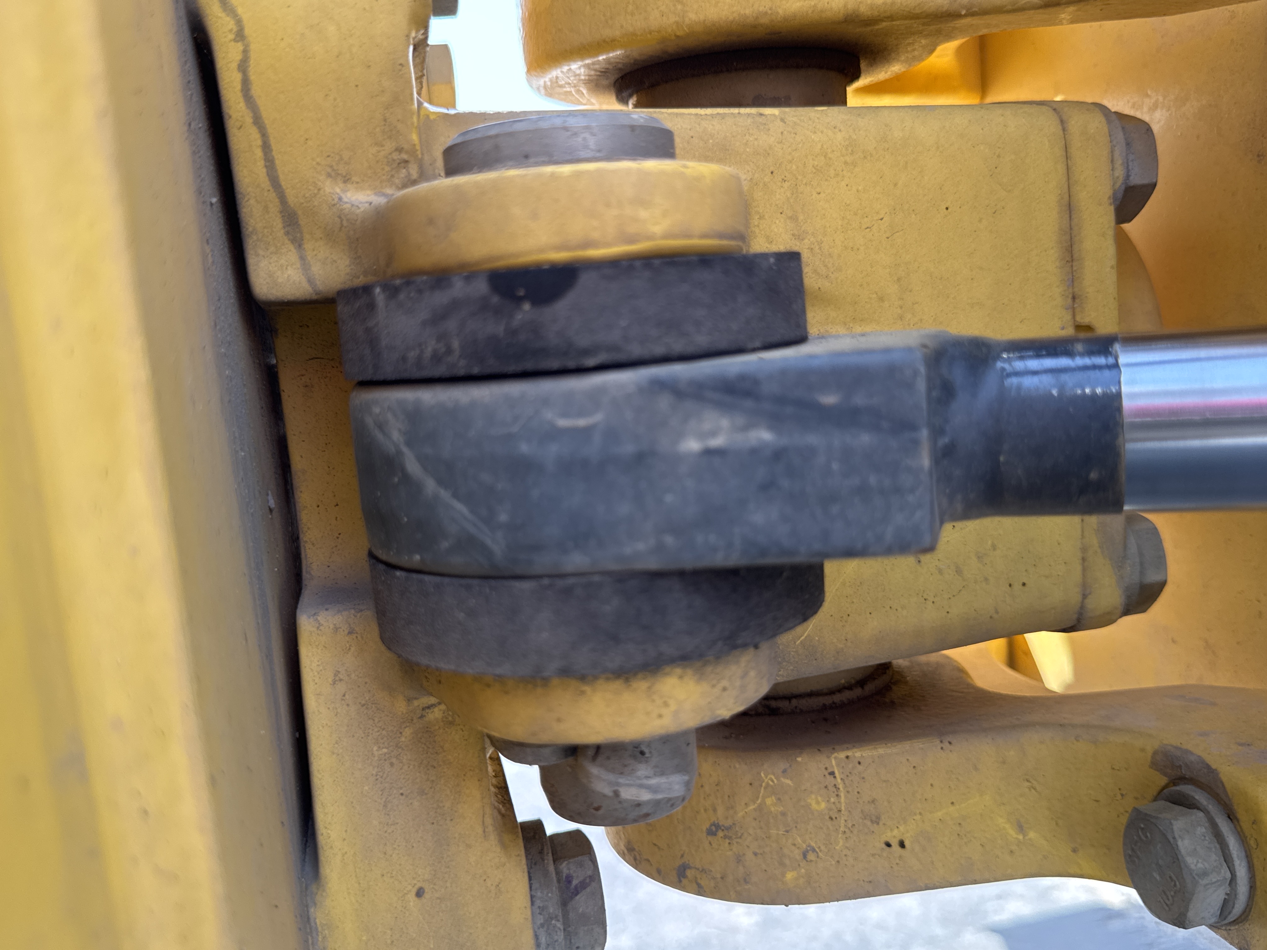 SRC-004-Bomag-BW-120-AD-5-Tandem-rollers-inspection-Hydraulics-Steering-cylinders-2