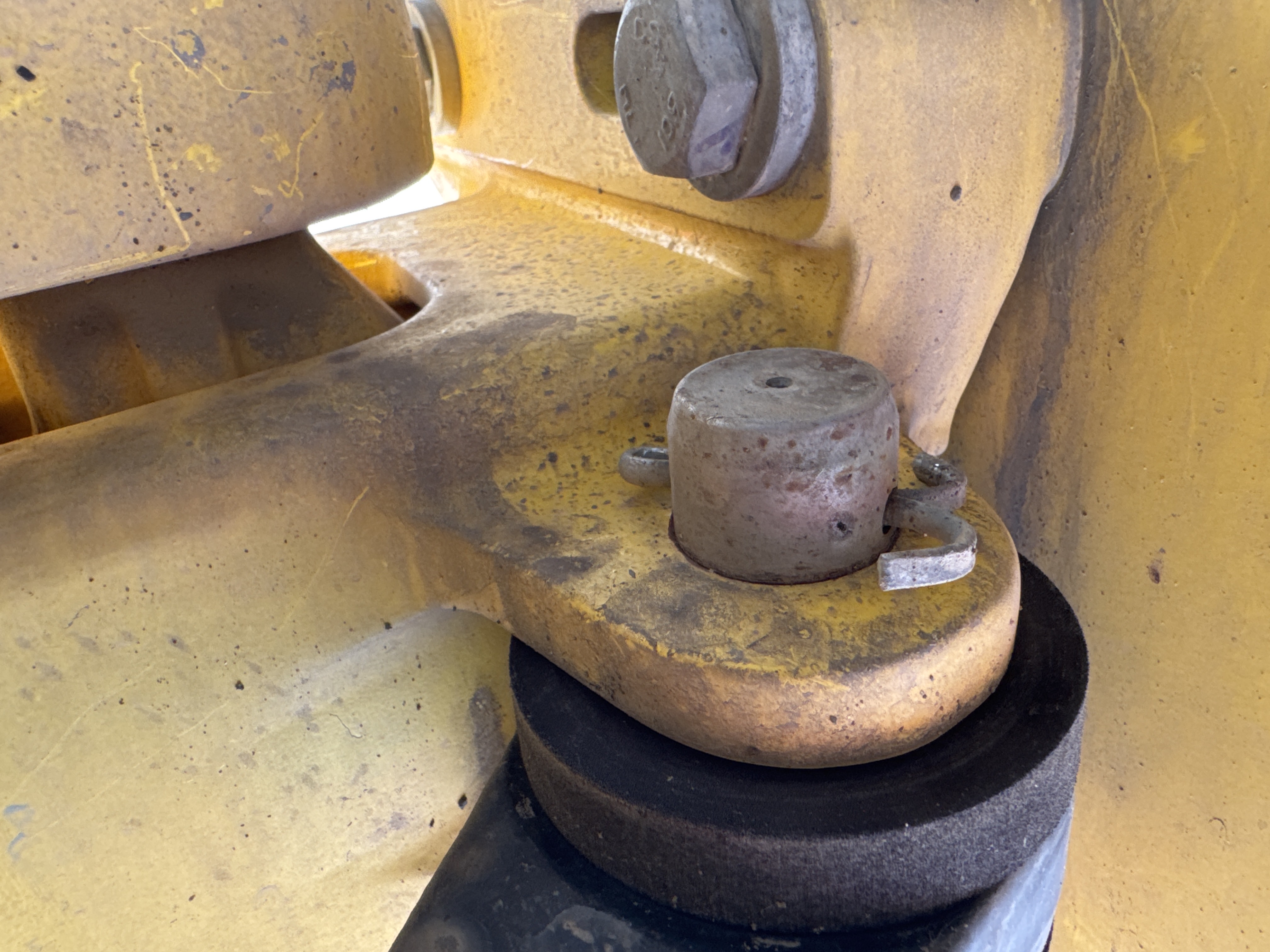 SRC-004-Bomag-BW-120-AD-5-Tandem-rollers-inspection-Hydraulics-Hydraulic-pins-/-locks-2