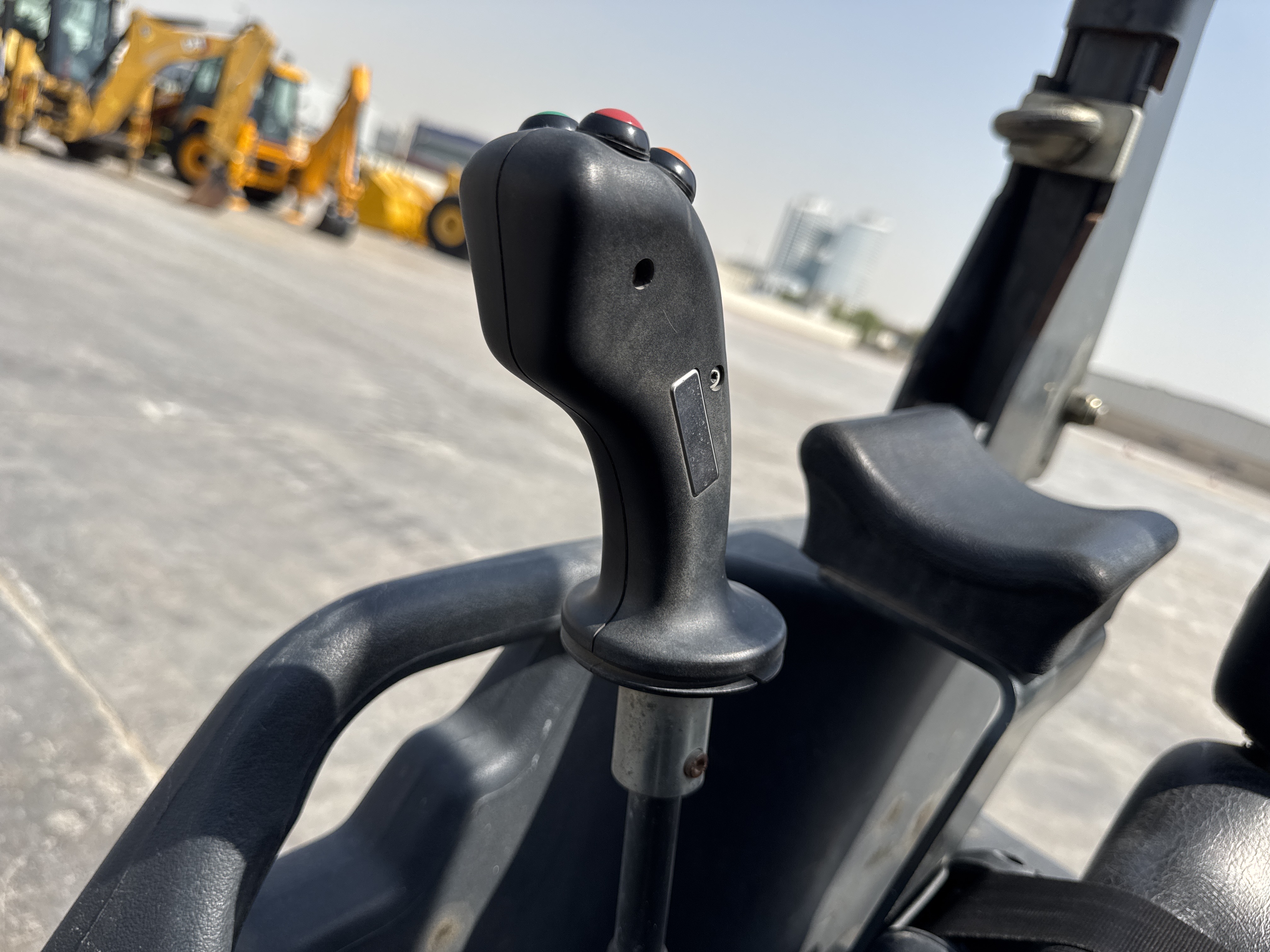 SRC-004-Bomag-BW-120-AD-5-Tandem-rollers-inspection-Cabin-Joysticks-2