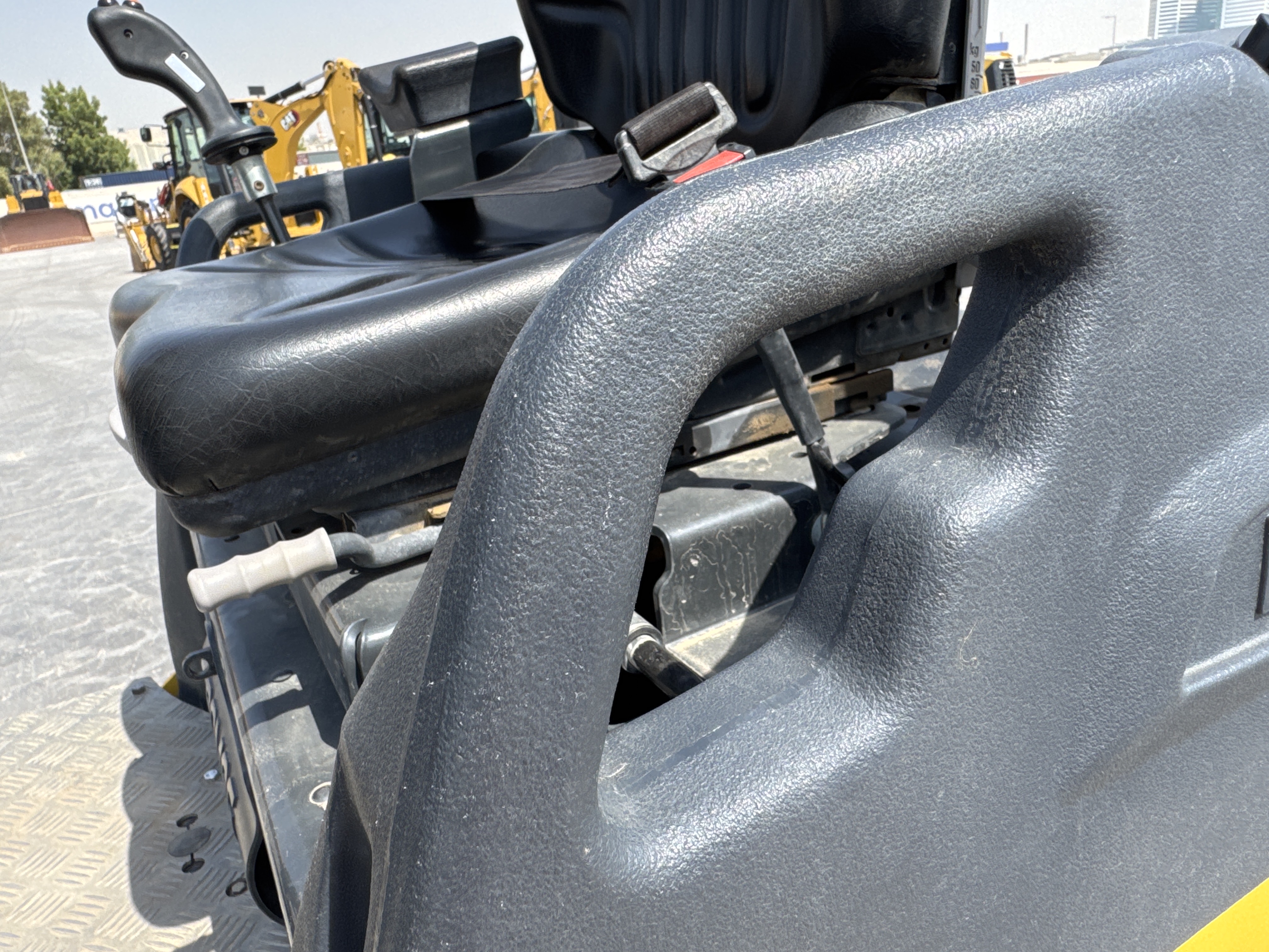 SRC-004-Bomag-BW-120-AD-5-Tandem-rollers-inspection-Structure-Handrails-2