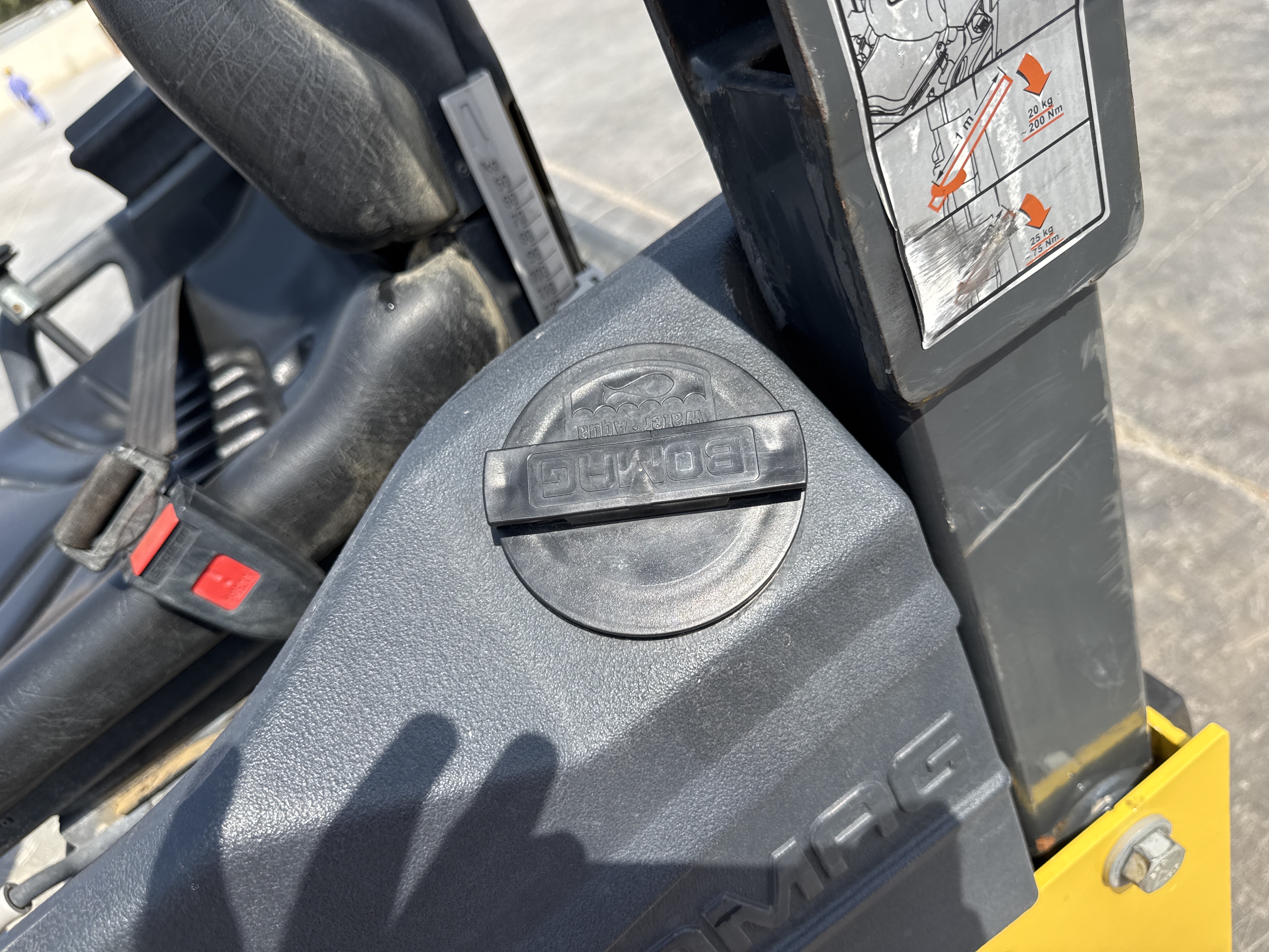 SRC-004-Bomag-BW-120-AD-5-Tandem-rollers-inspection-Structure-Water-tank-2