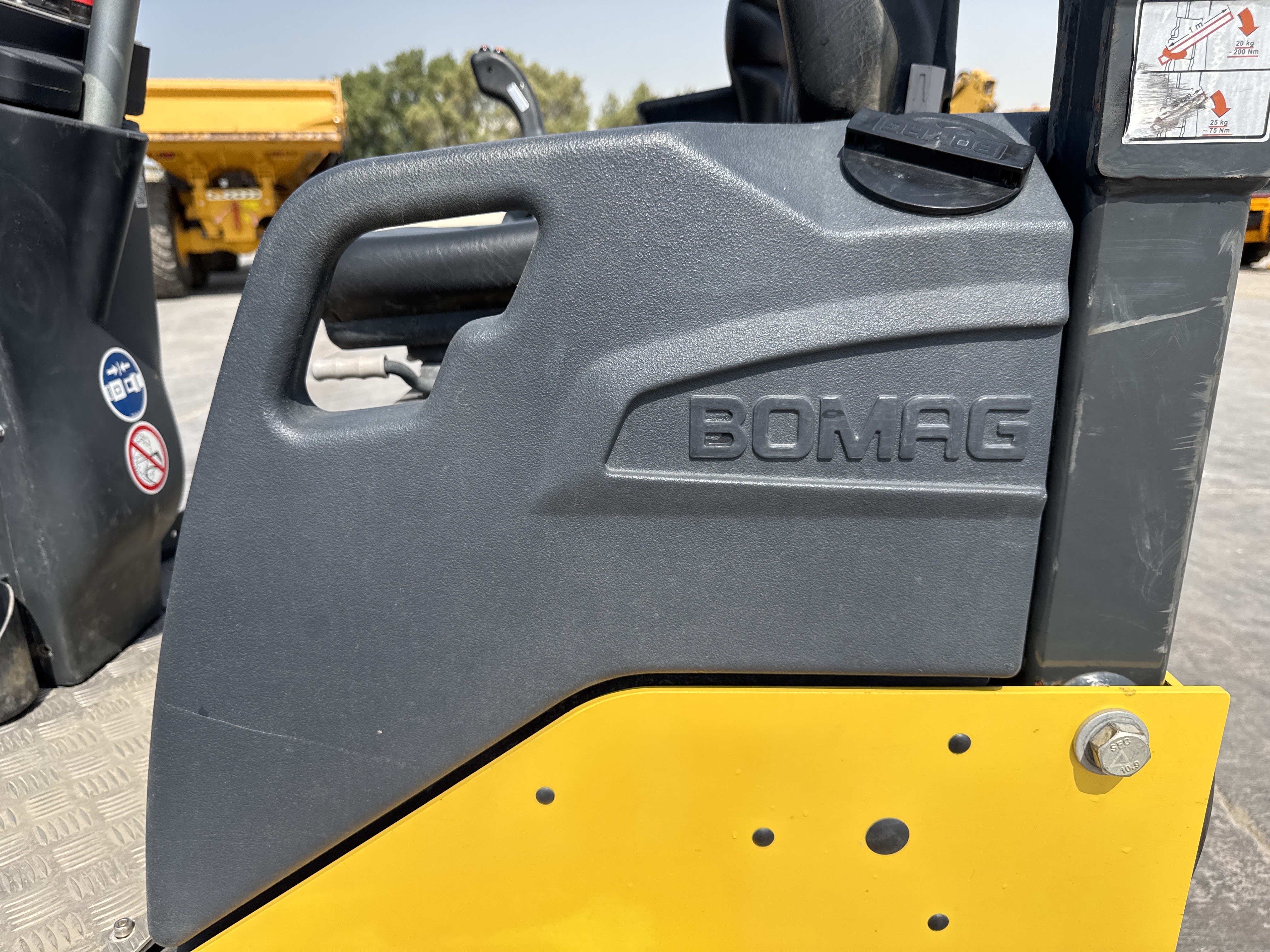 SRC-004-Bomag-BW-120-AD-5-Tandem-rollers-inspection-Structure-Water-tank-2